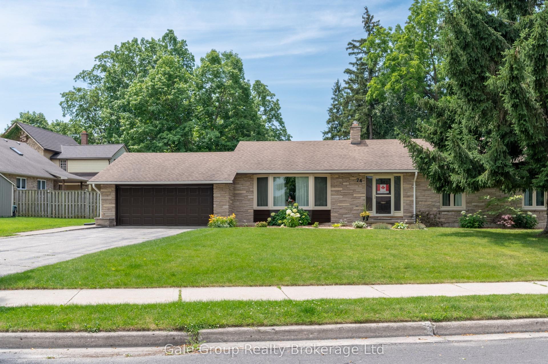 74 Pine Street W, Aylmer — Detached for sale, photo 1