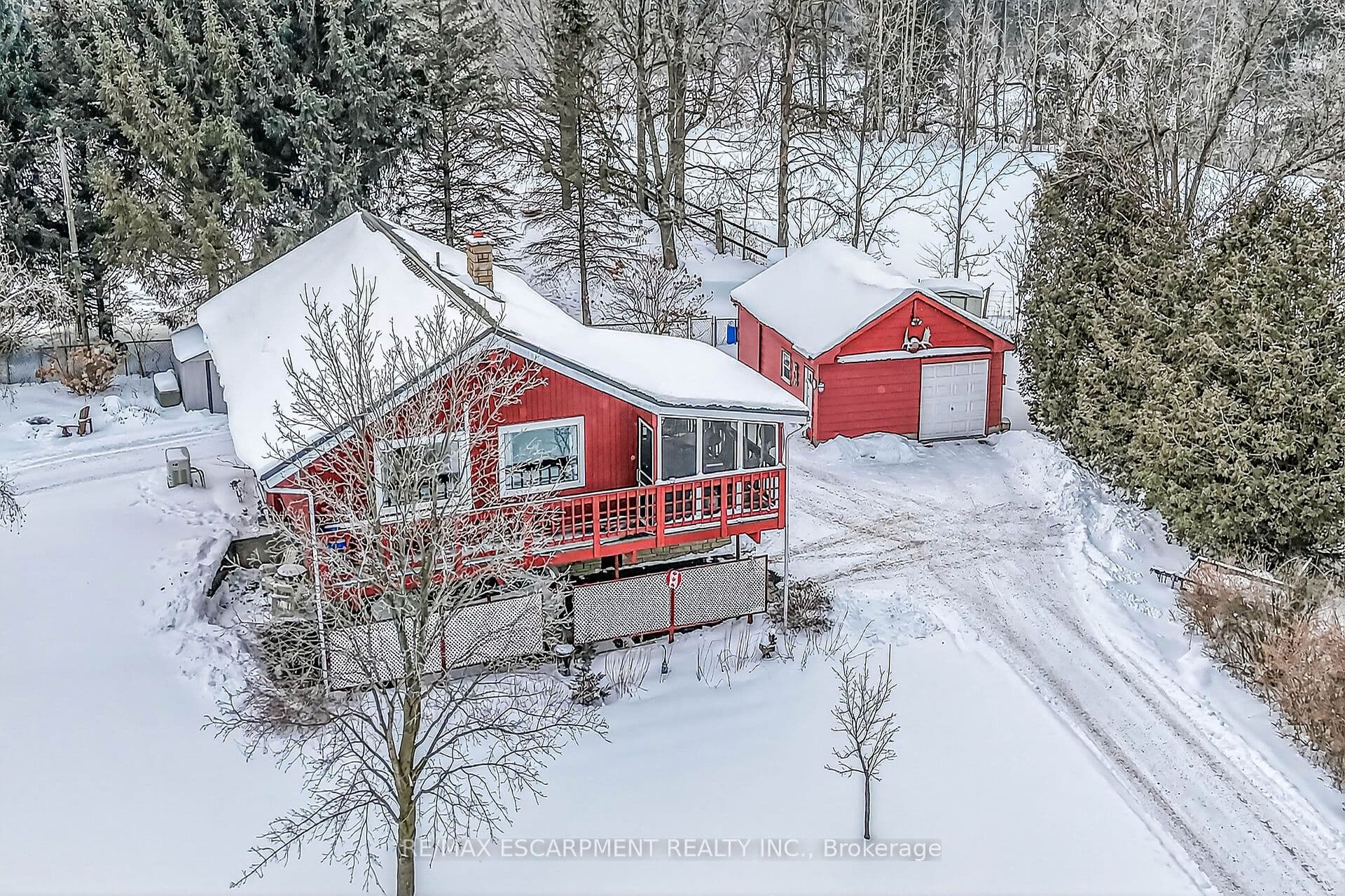 1686 Old Brock Street — photo 1