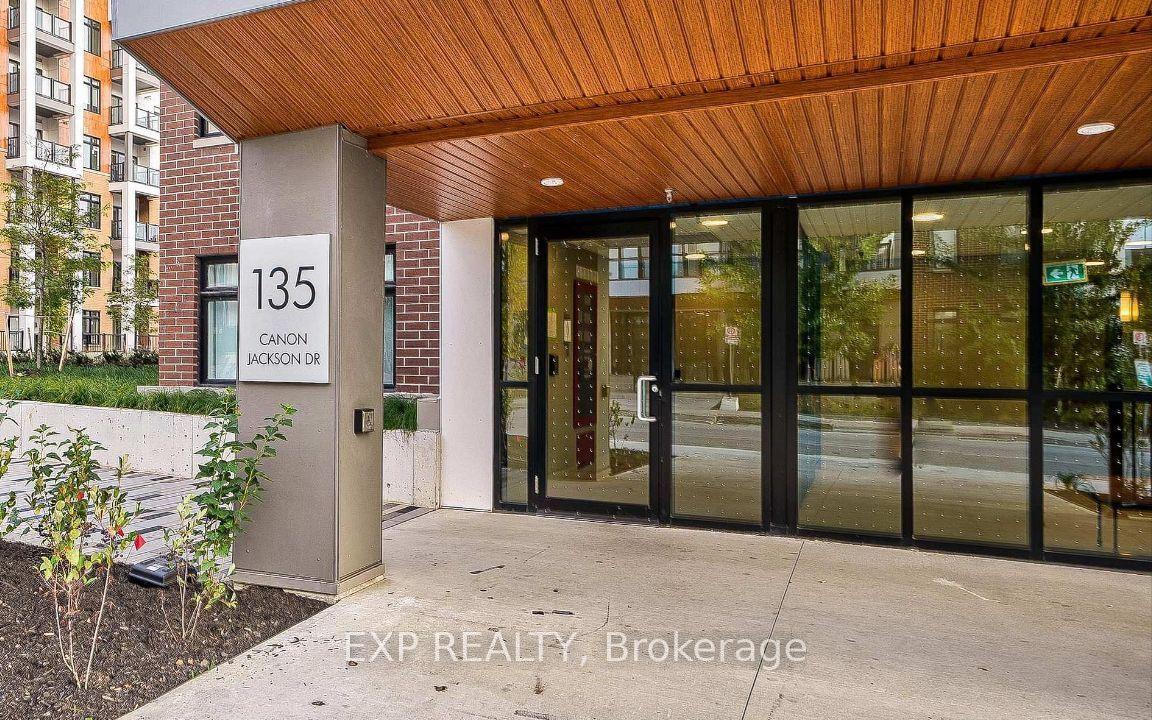 135 Canon Jackson Drive 206 #206, Toronto — Condo for lease, photo 1