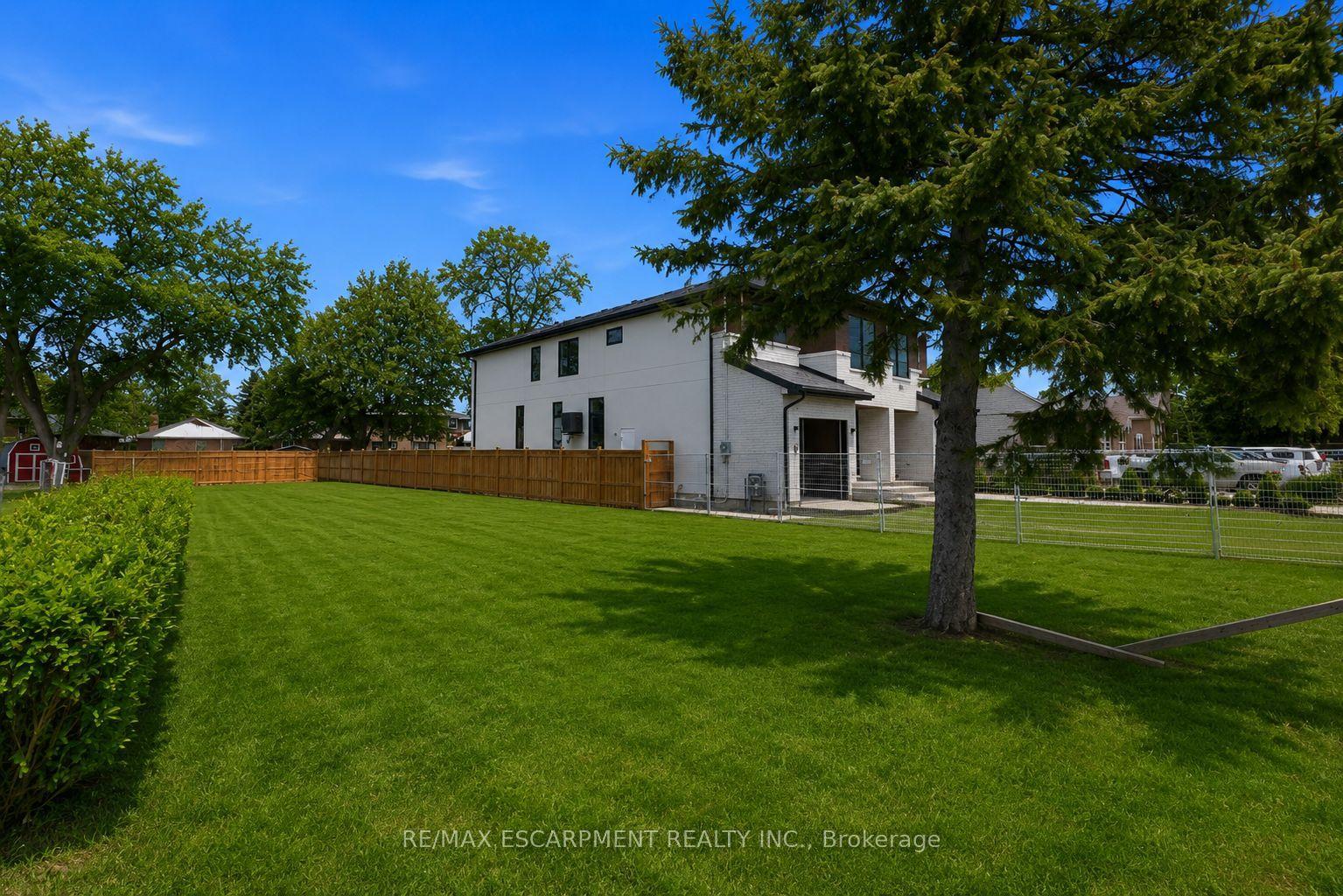 19A Broadview Avenue — photo 1