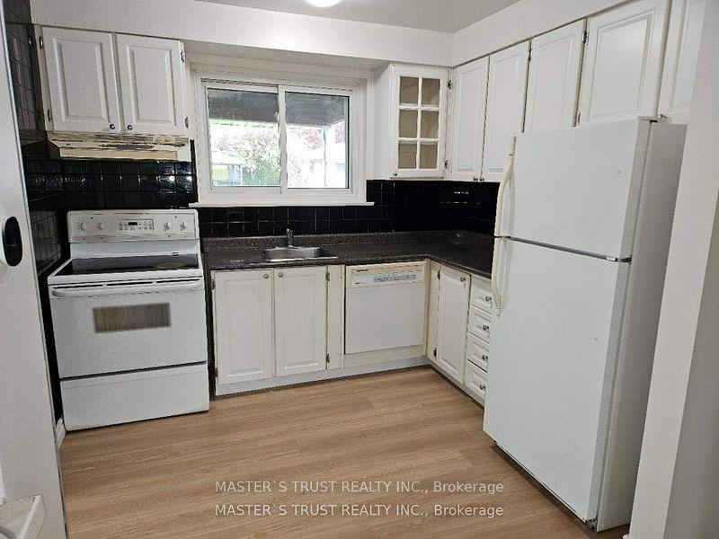 69 grove park Crescent — photo 1