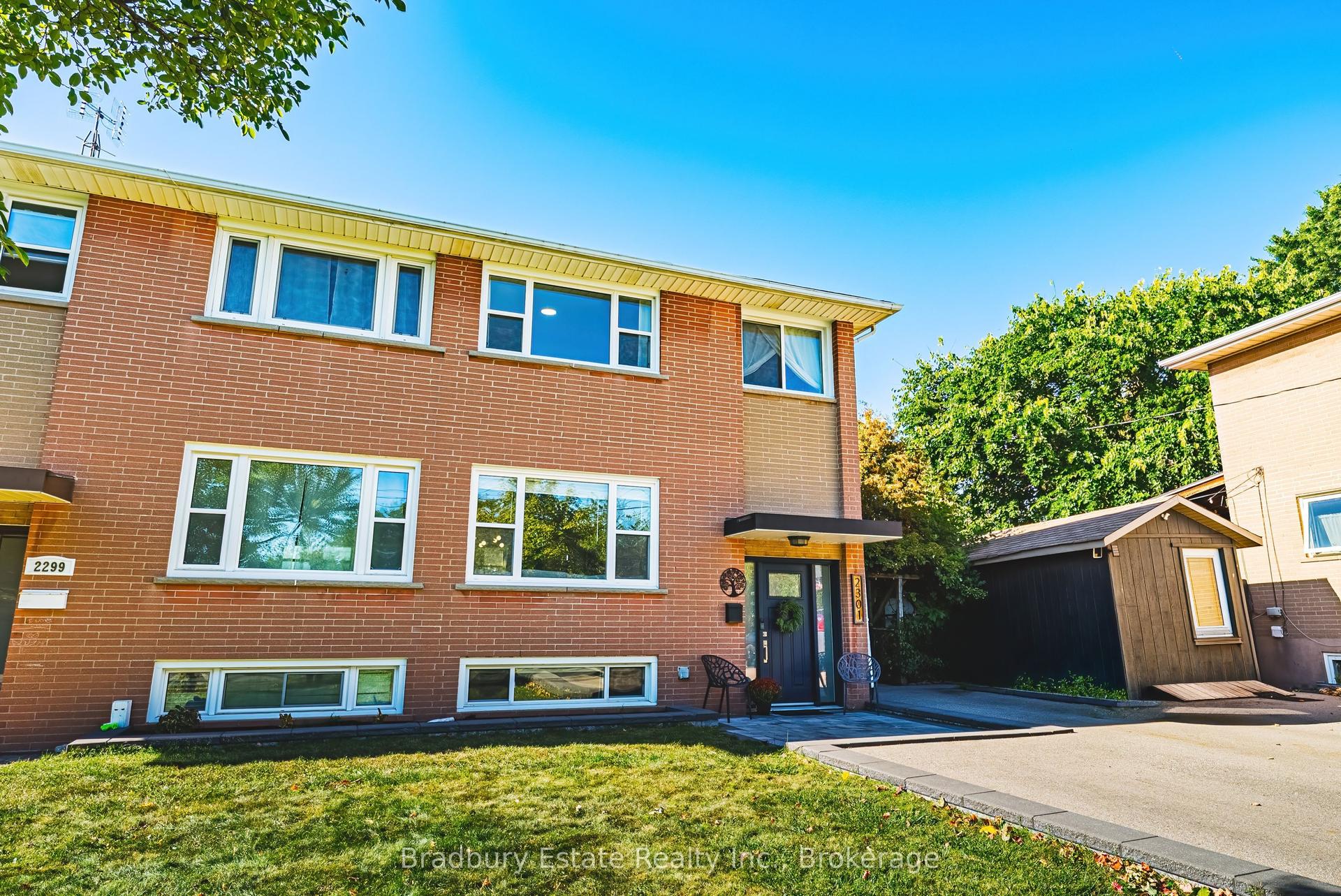 2301 Barclay Road, Burlington — Semi-Detached for sale, photo 1