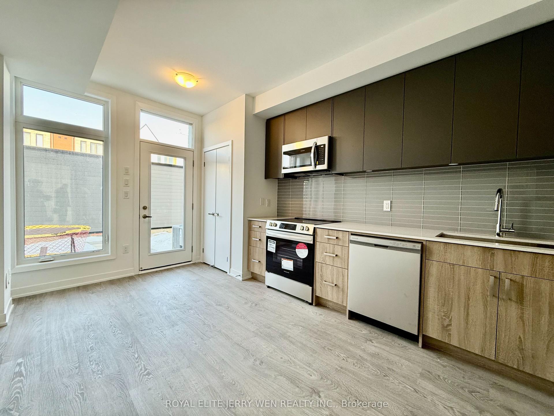 16 Turtle Island Road, Toronto — Townhouse for lease, photo 1