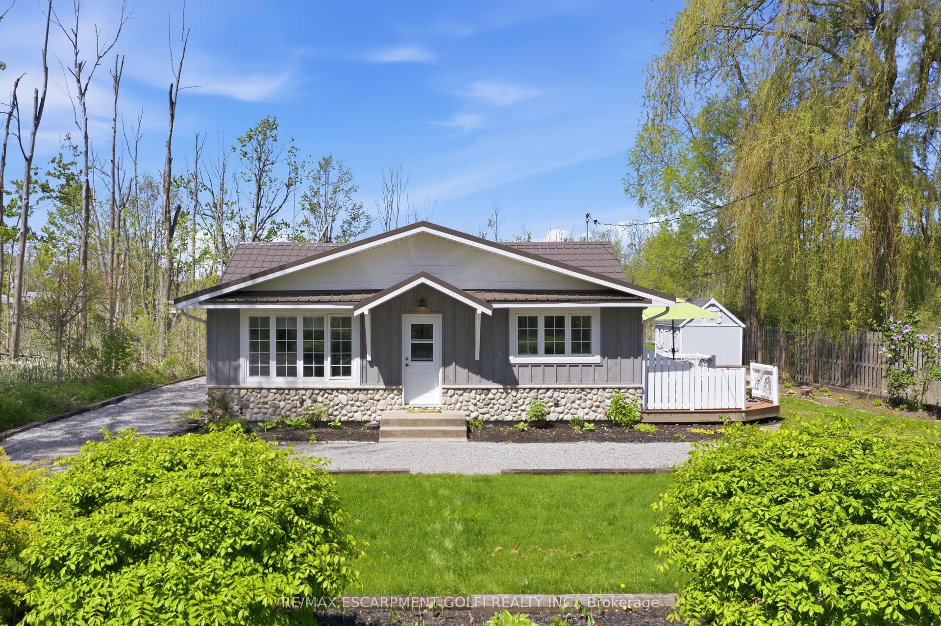 421 Point Abino Road S — photo 1