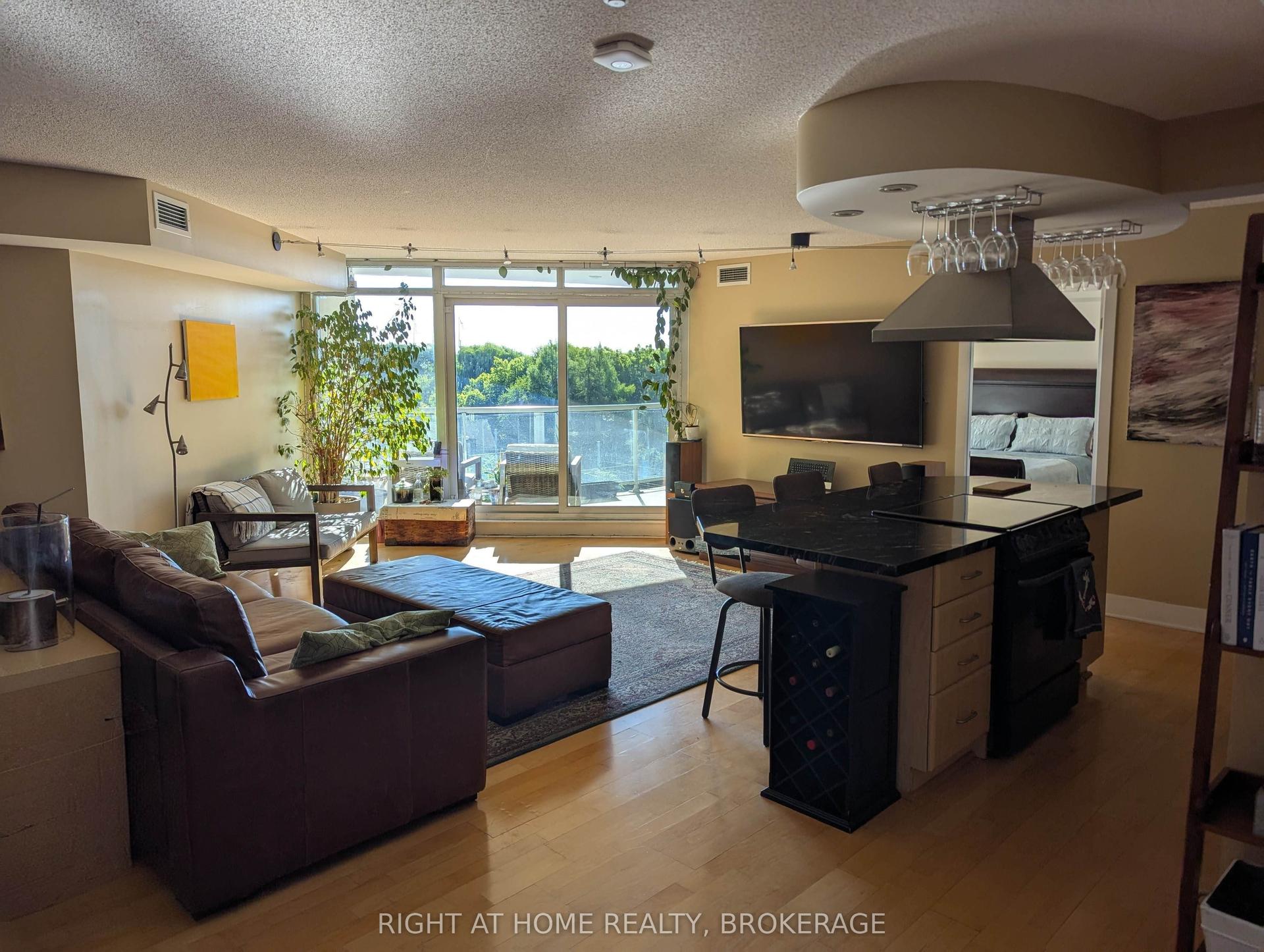 550 Queens Quay W 608 #608 — photo 1