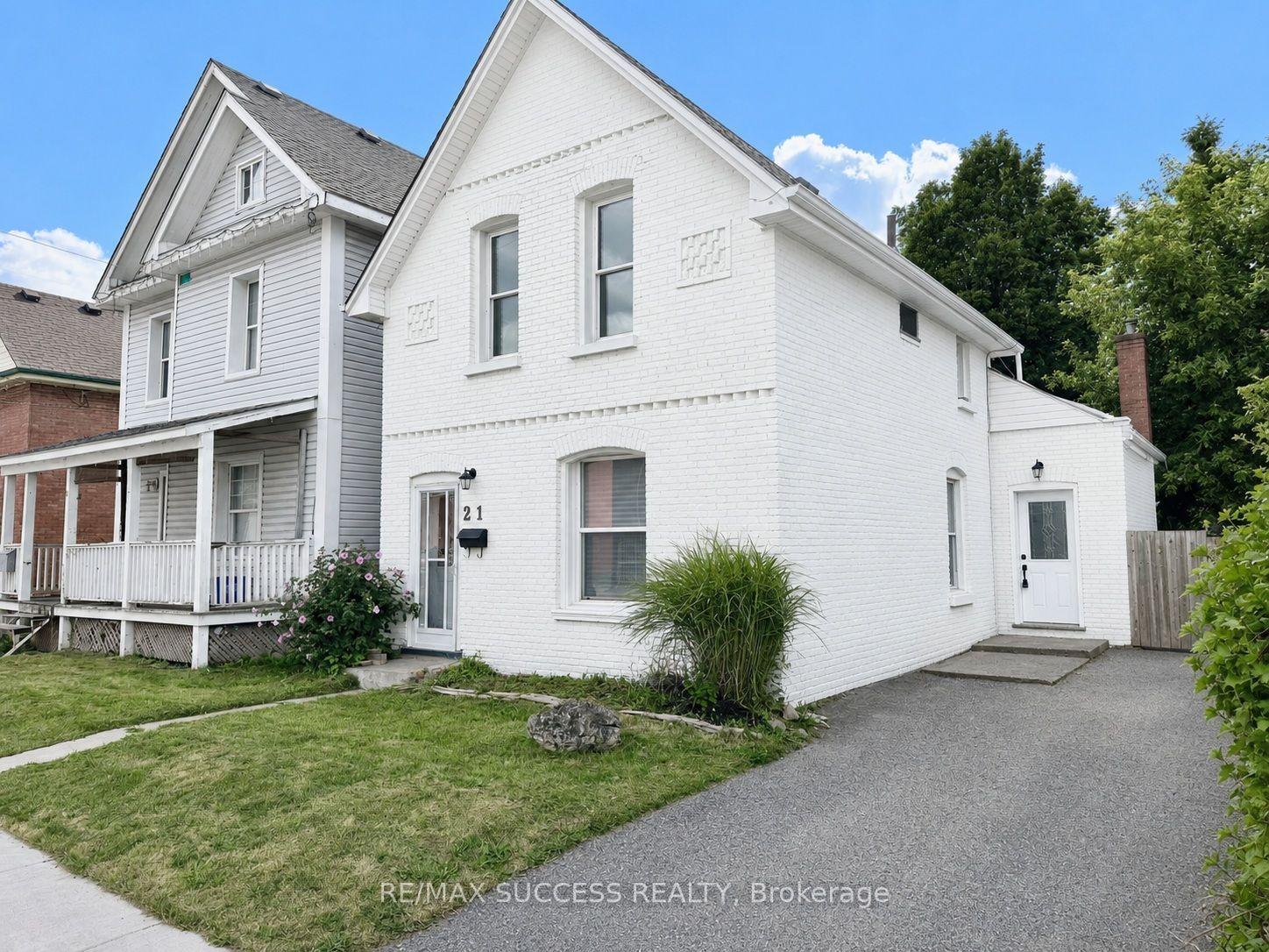 21 Webling Street, Brantford — Detached for sale, photo 1