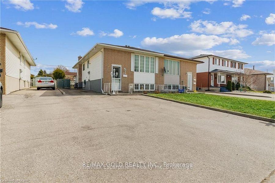 54 Bakersfield Drive, Cambridge — Semi-Detached for sale, photo 1