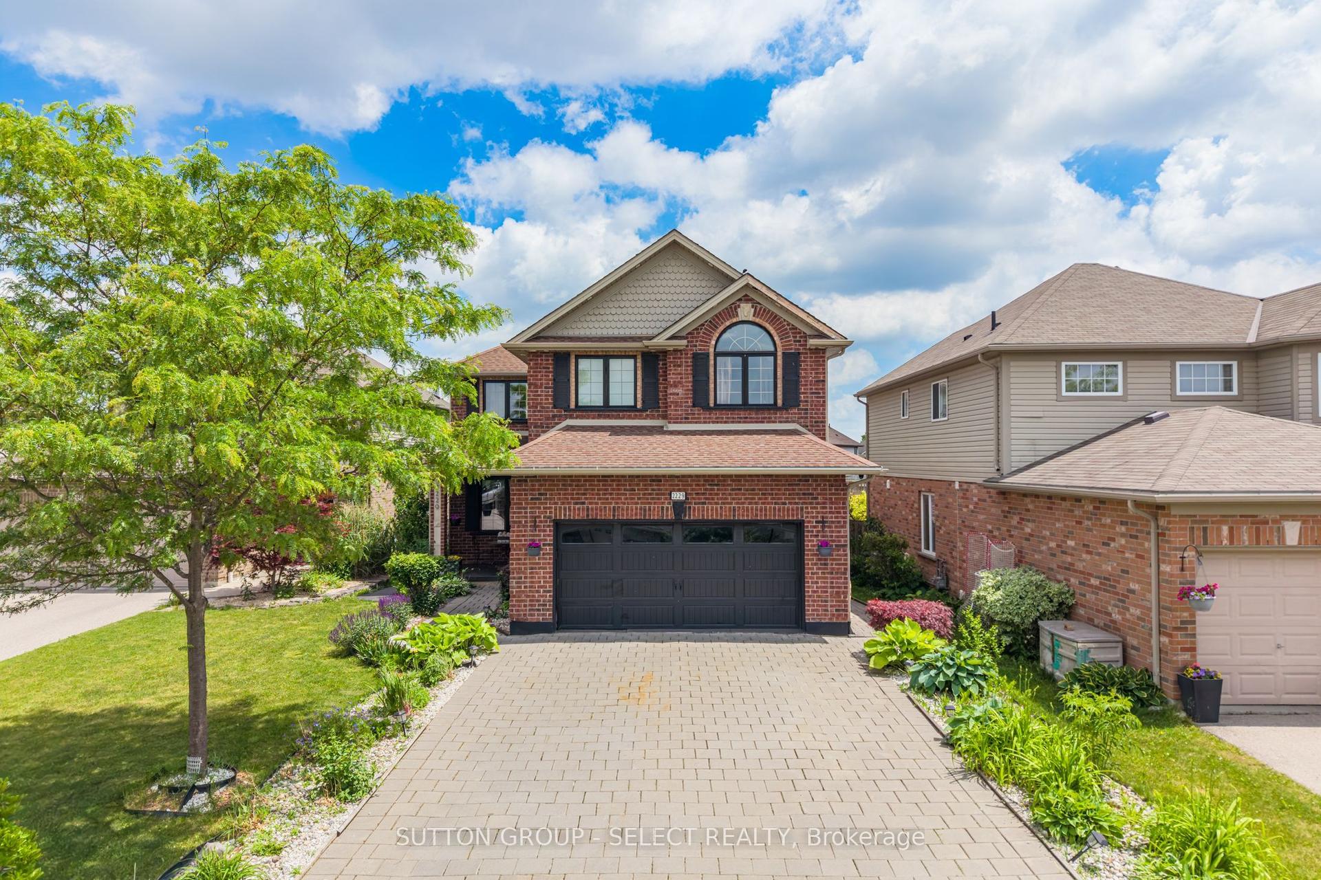 2229 Cardinal Court, London South — Detached for sale, photo 1