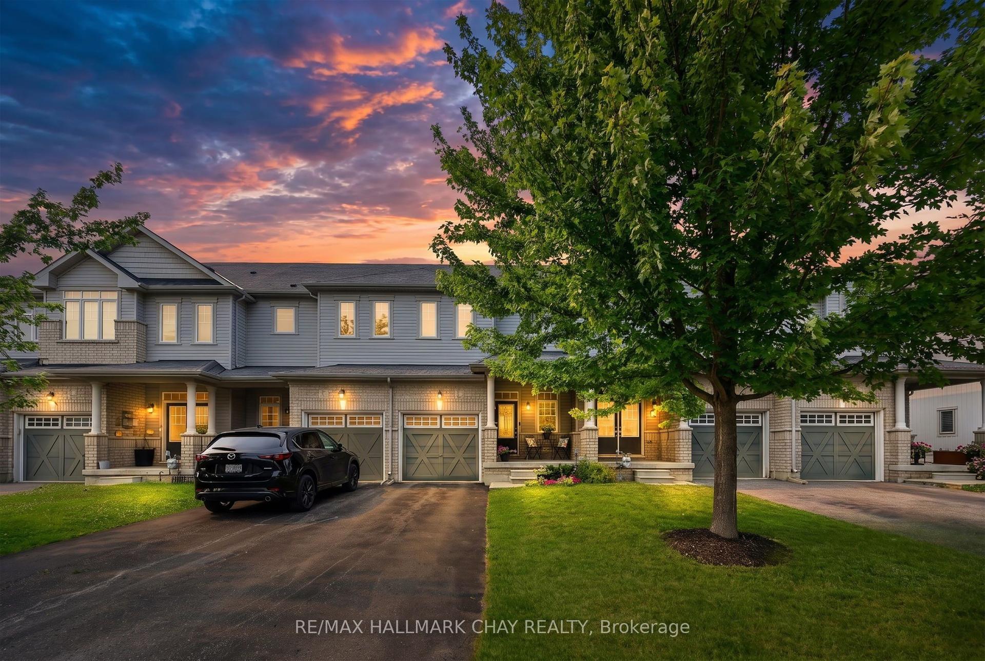 21 Pearcey Crescent, Barrie — Townhouse for sale, photo 1