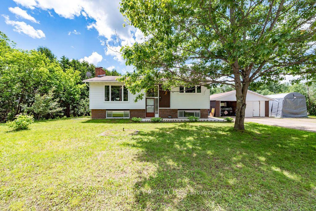 39 Ottawa Street, Laurentian Hills — Detached for sale, photo 1