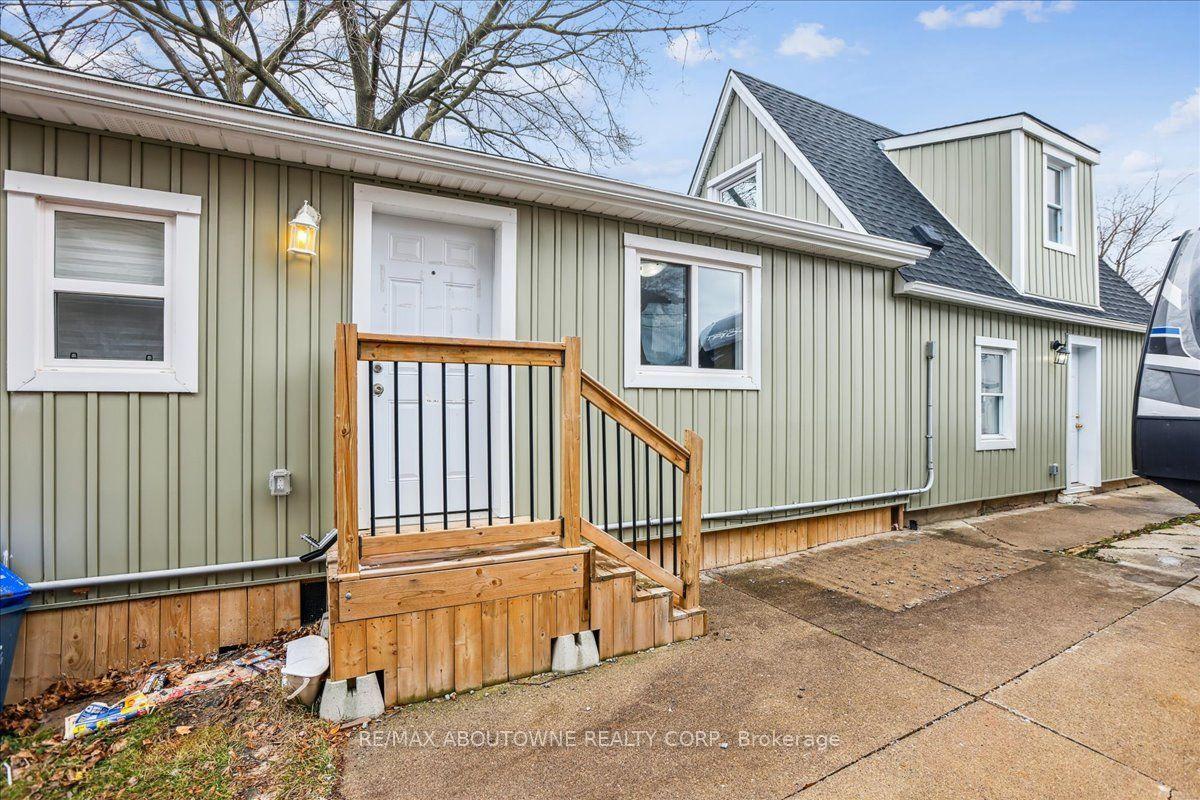 19 Bailey Street, St. Catharines — Detached for sale, photo 1