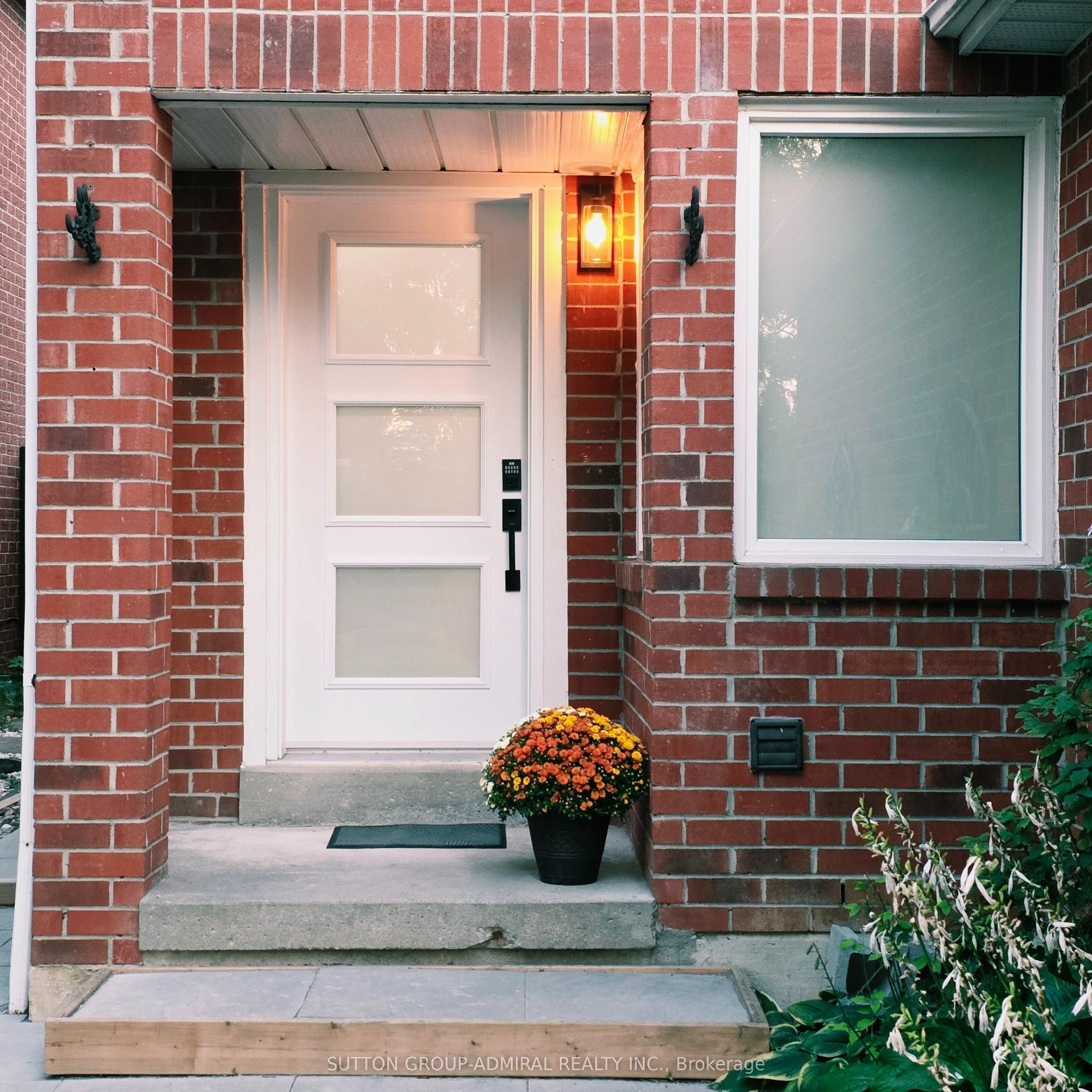 33 Tresher Court, Ajax — Detached for lease, photo 1