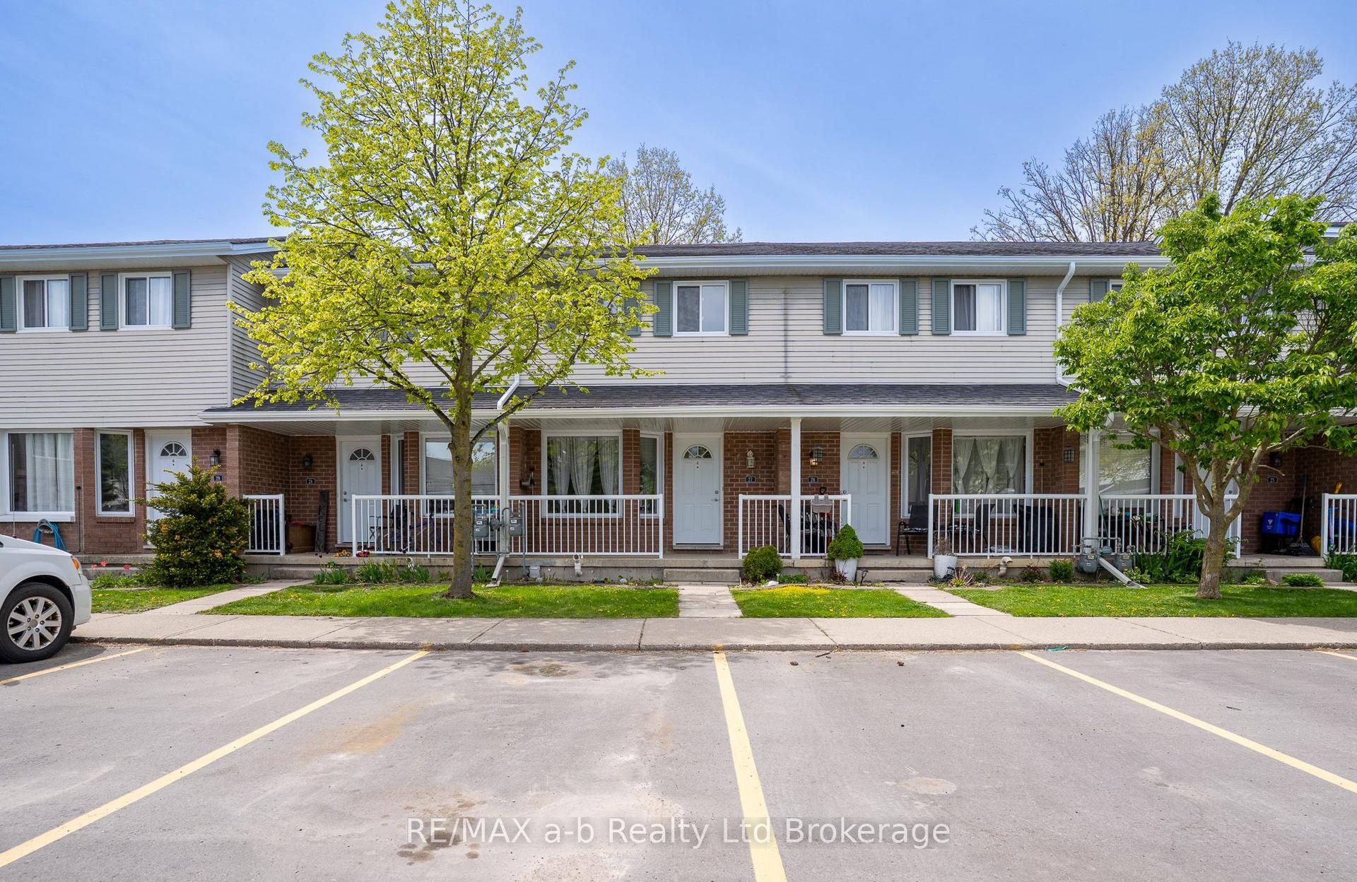 10 Dufferin Street 27 #27 — photo 1