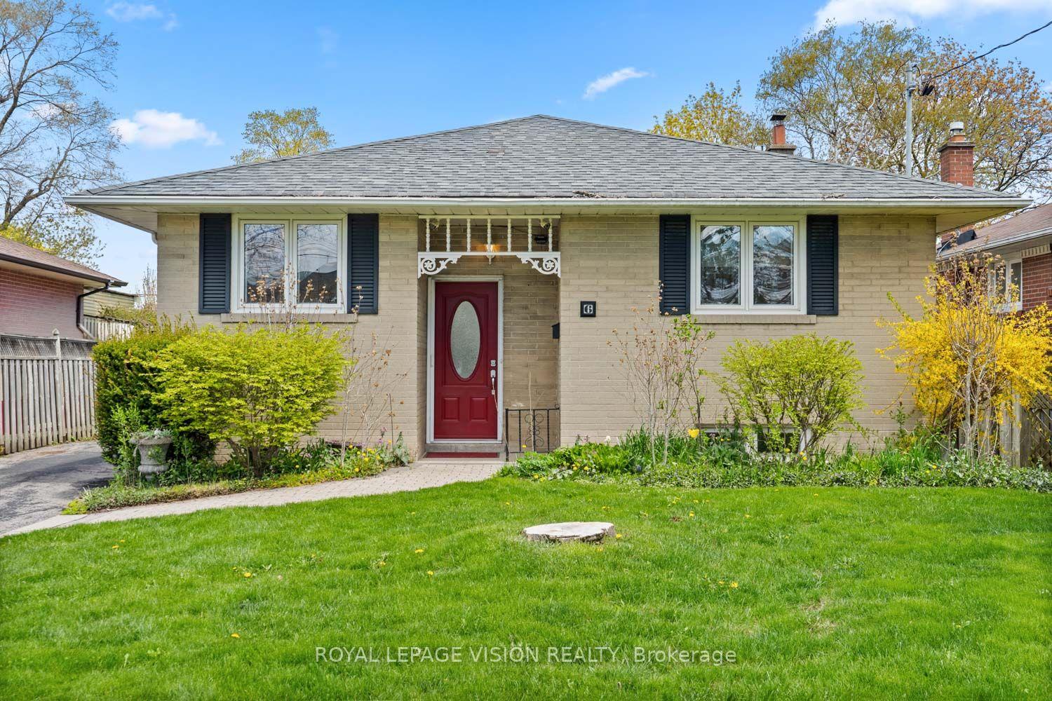 6 Macduff Crescent, Toronto — Detached for sale, photo 1