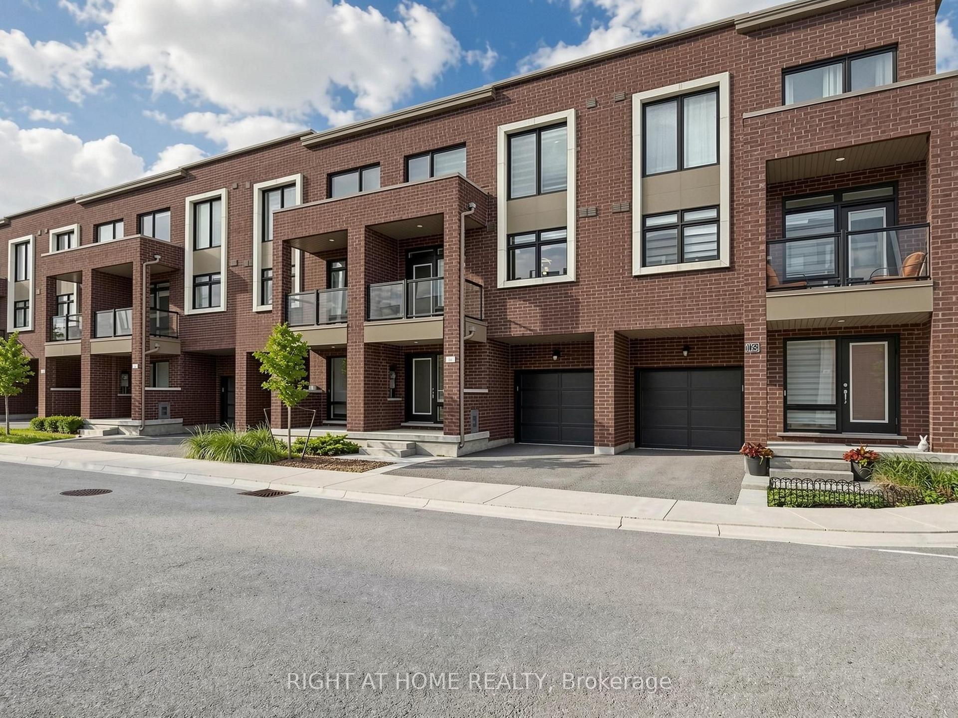 23 Moneypenny Place — photo 1
