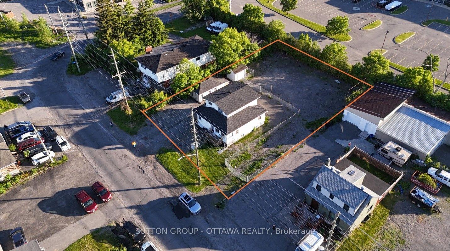 1368 LABRIE Avenue, Cyrville - Carson Grove - Pineview — Multiplex for sale, photo 1