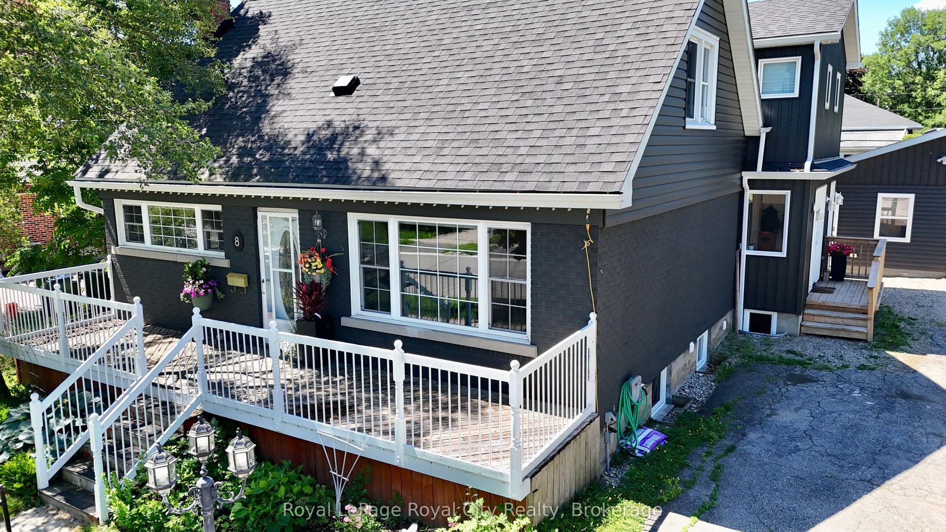 8 Rosewood Avenue — photo 1