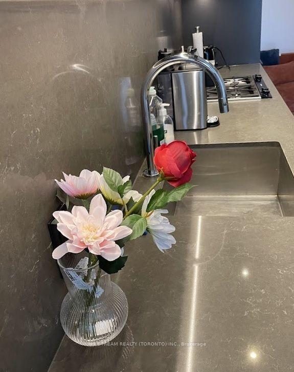81 Wellesley Street E 607 #607, Toronto — Condo for lease, photo 1