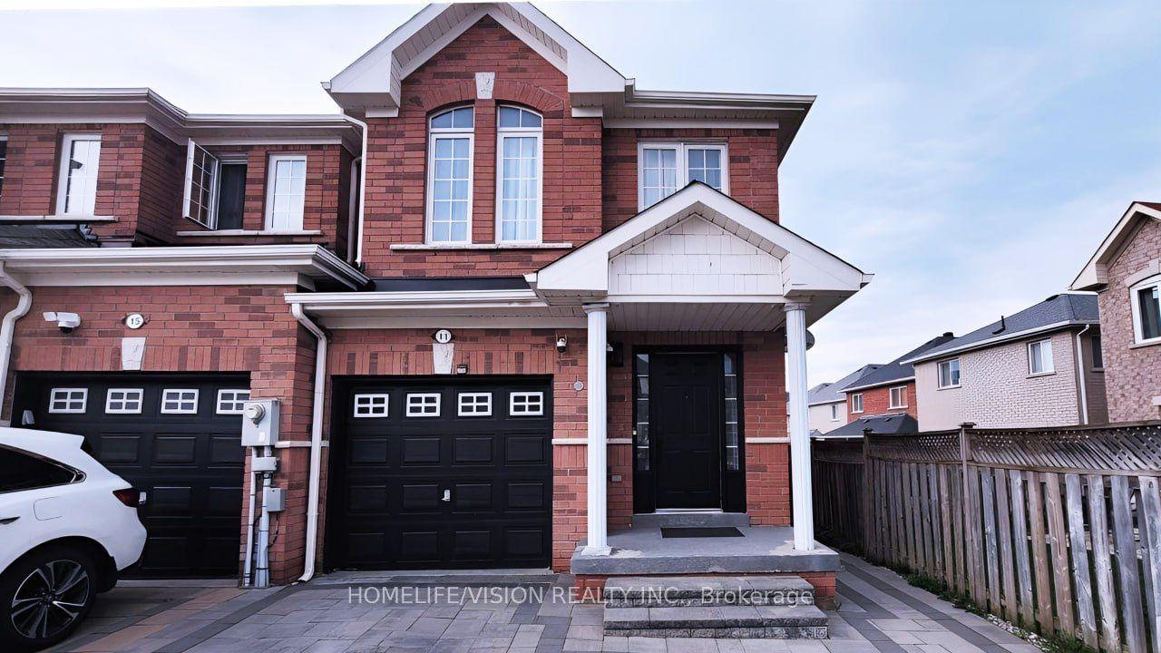 11 Christephen Crescent — photo 1