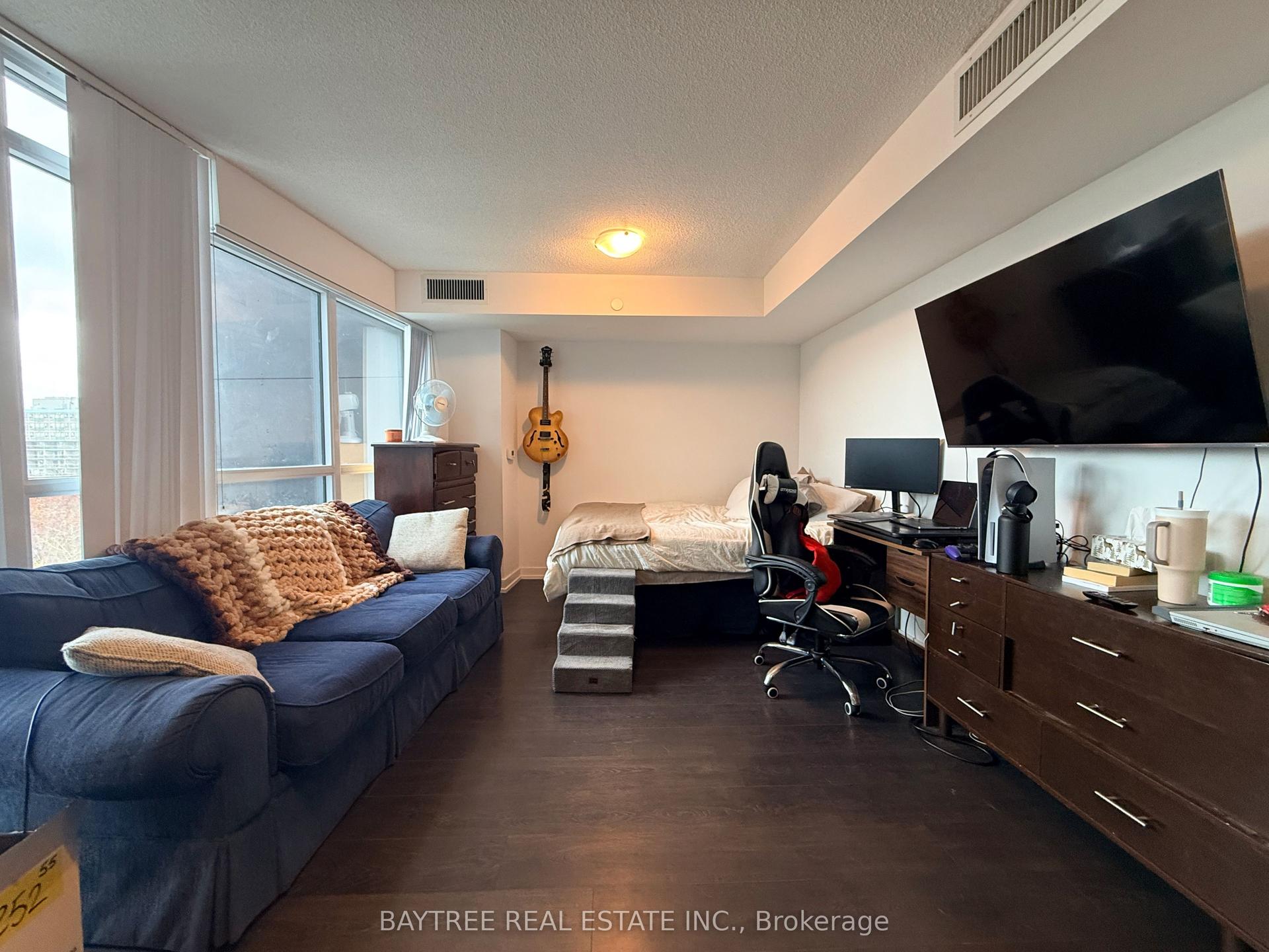 125 Redpath Avenue 416 #416 — photo 1