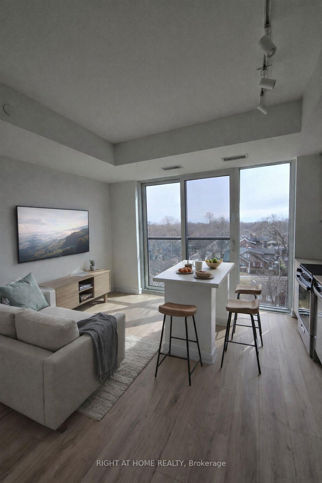 1660 Bloor Street W 808 #808 — photo 1