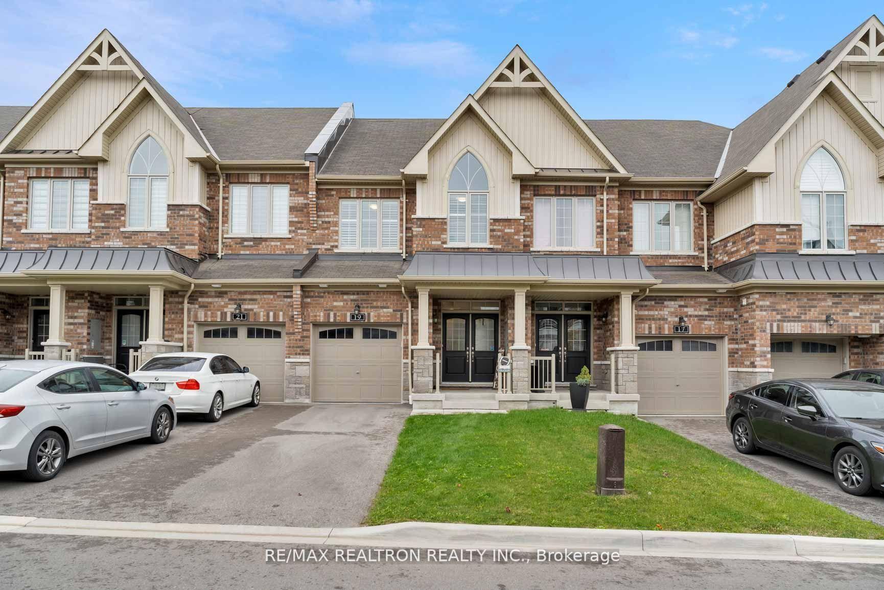 19 Sutcliffe Drive — photo 1
