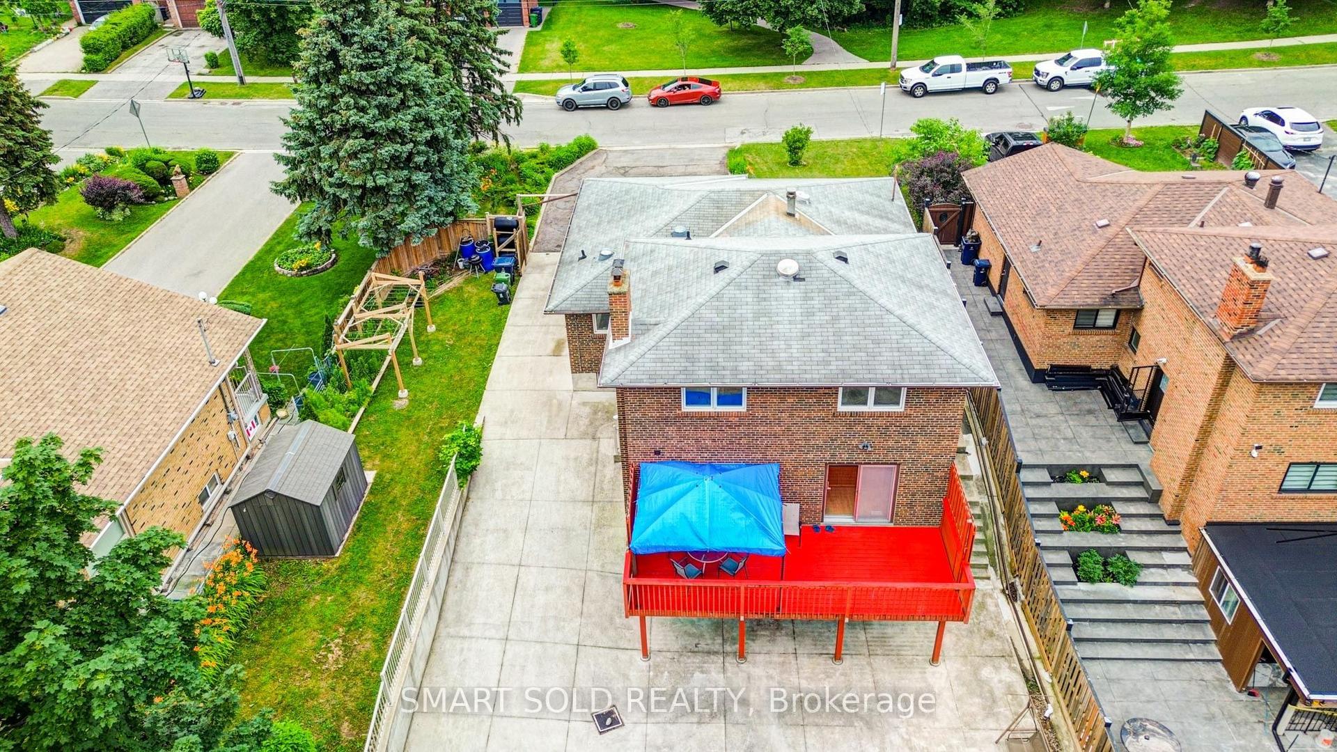 56 Gatesview Avenue, Toronto — Detached for sale, photo 1