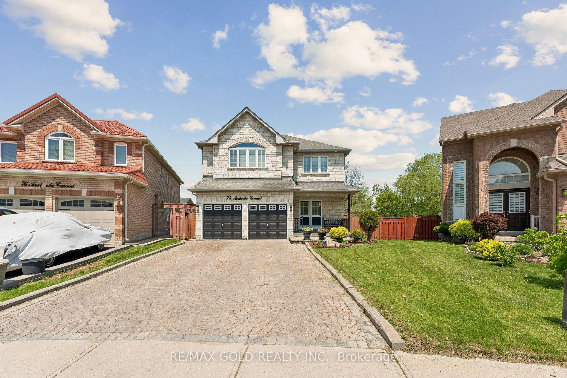 74 Avalanche Crescent — photo 1