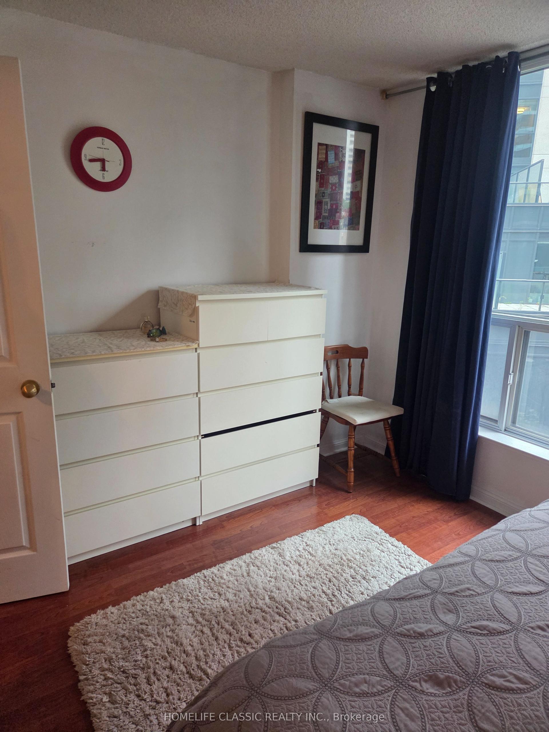 24 Wellesley Street W 704 #704, Toronto — Condo for lease, photo 1