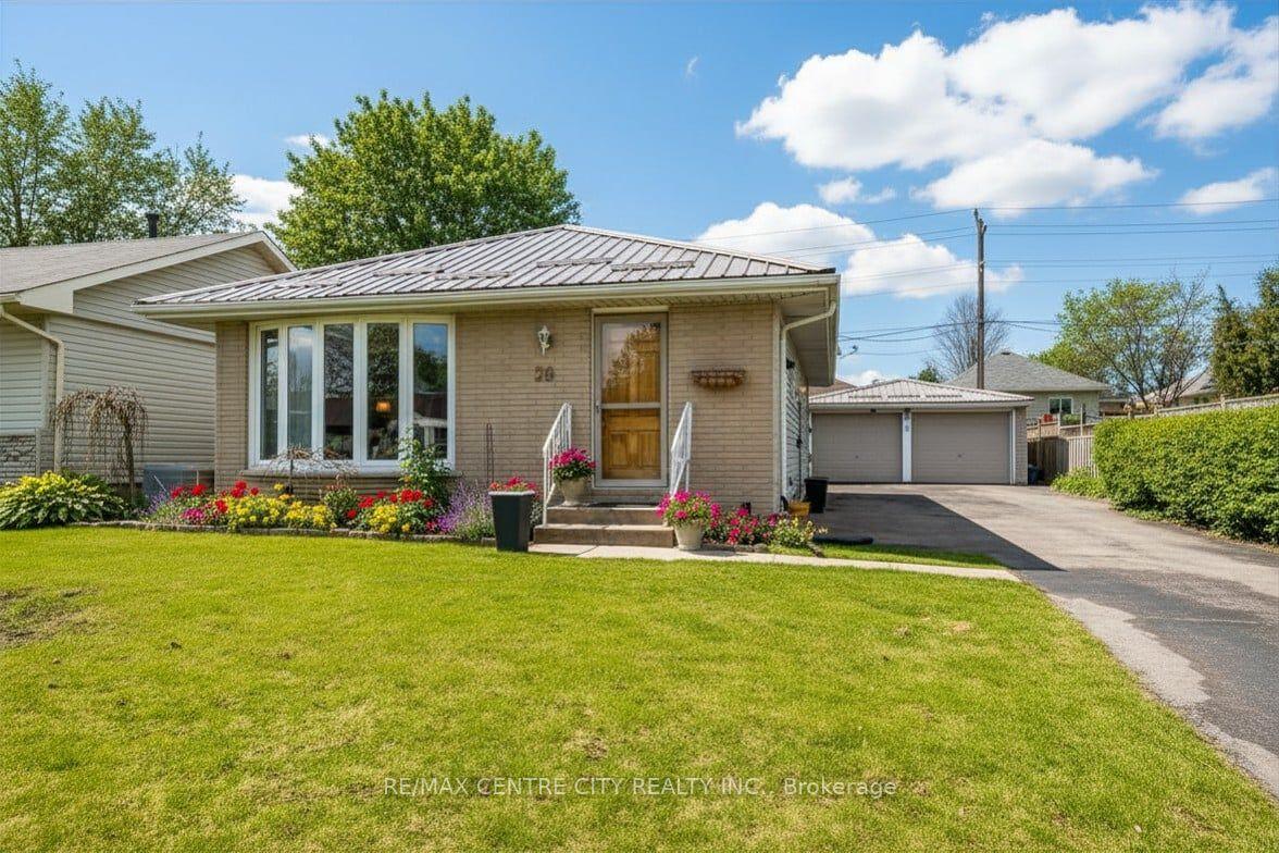 26 Manor Road — photo 1