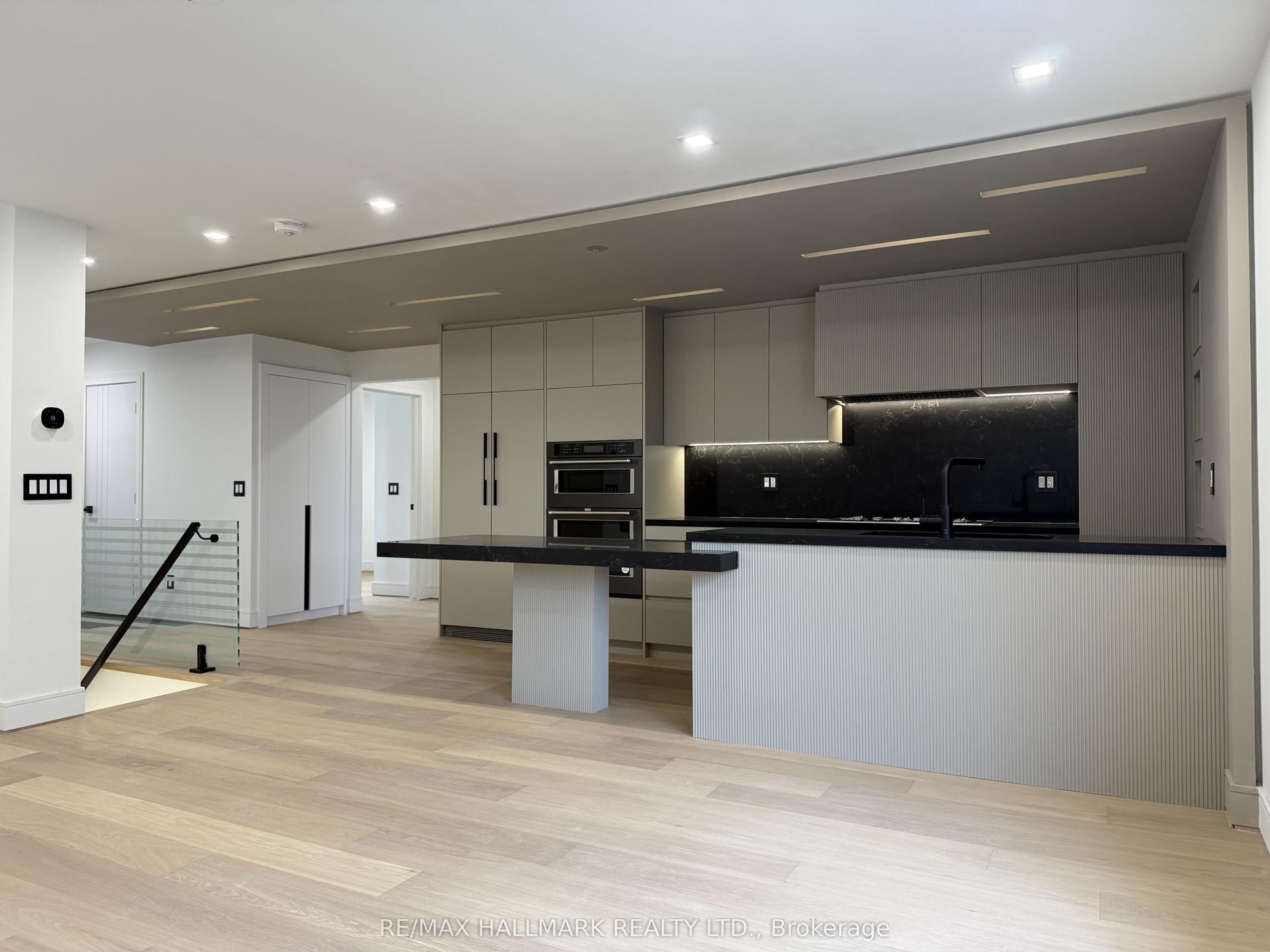 189 Lloyd Avenue Main Floor #Main Floor — photo 1