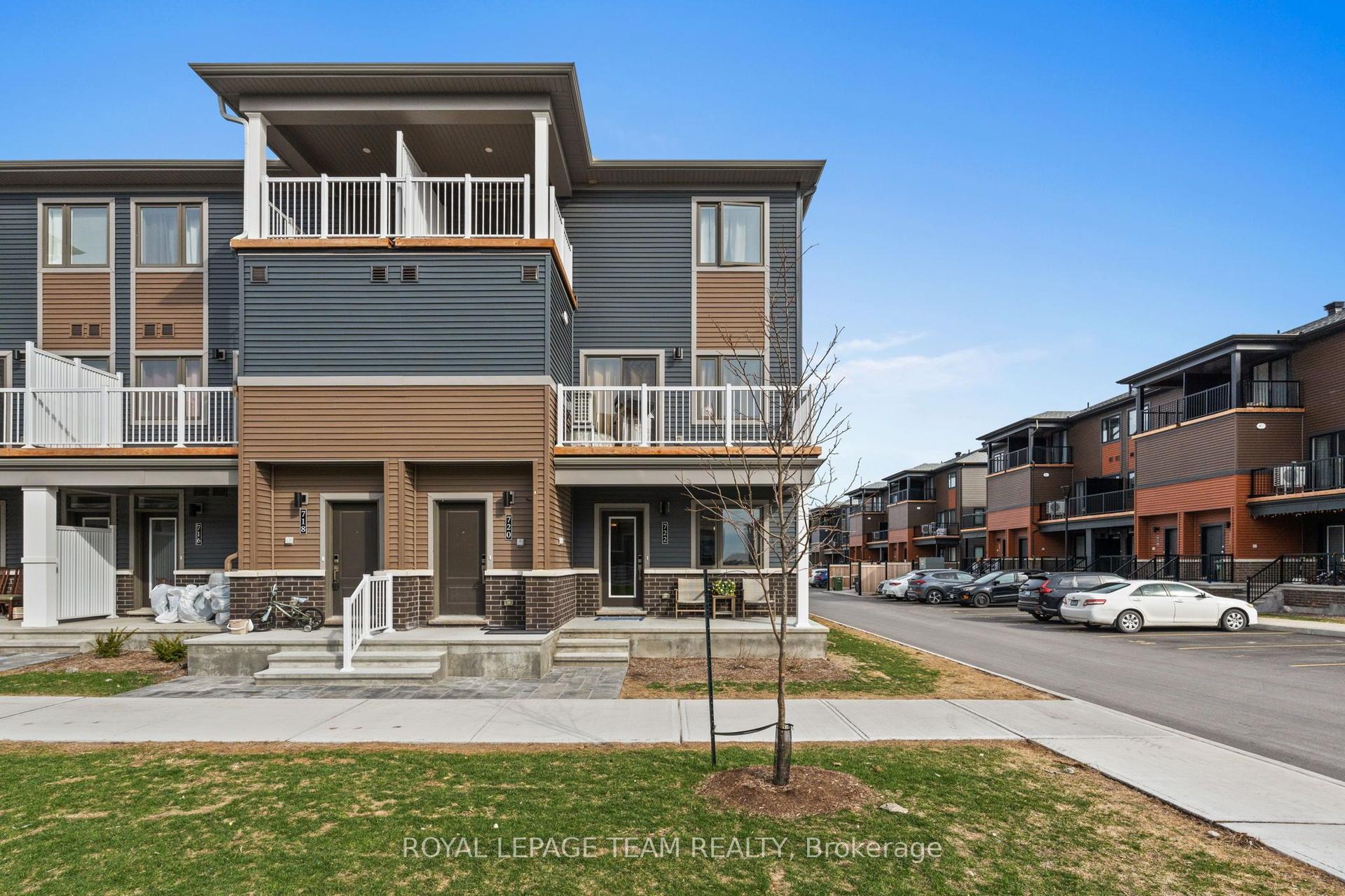 722 Parnian Private — photo 1