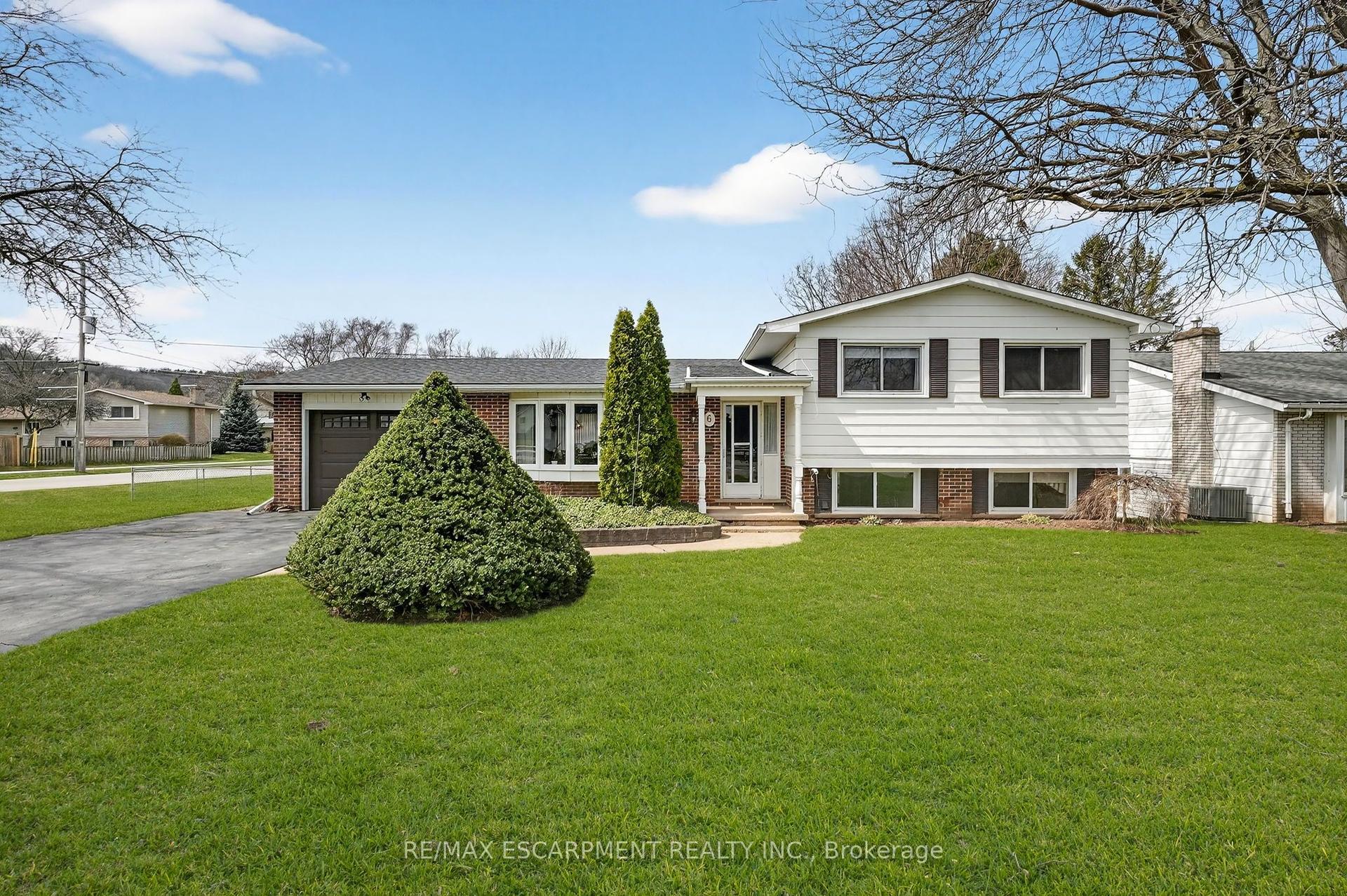 6 Nelles Road S — photo 1