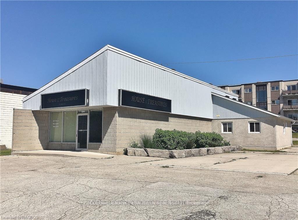 594 11th Street — photo 1