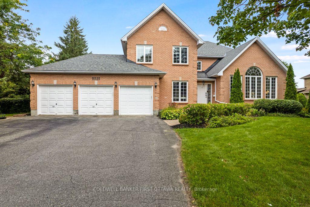 5525 PETTAPIECE Crescent — photo 1