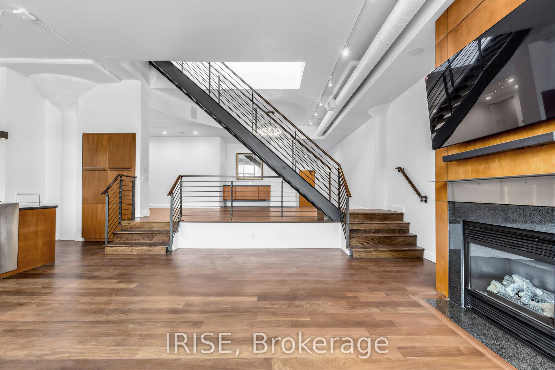 155 Dalhousie Street PH16 #PH16 — photo 1