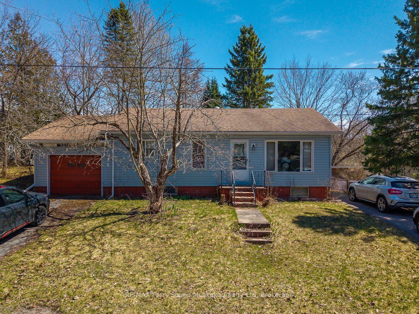 15 Louisa Street — photo 1