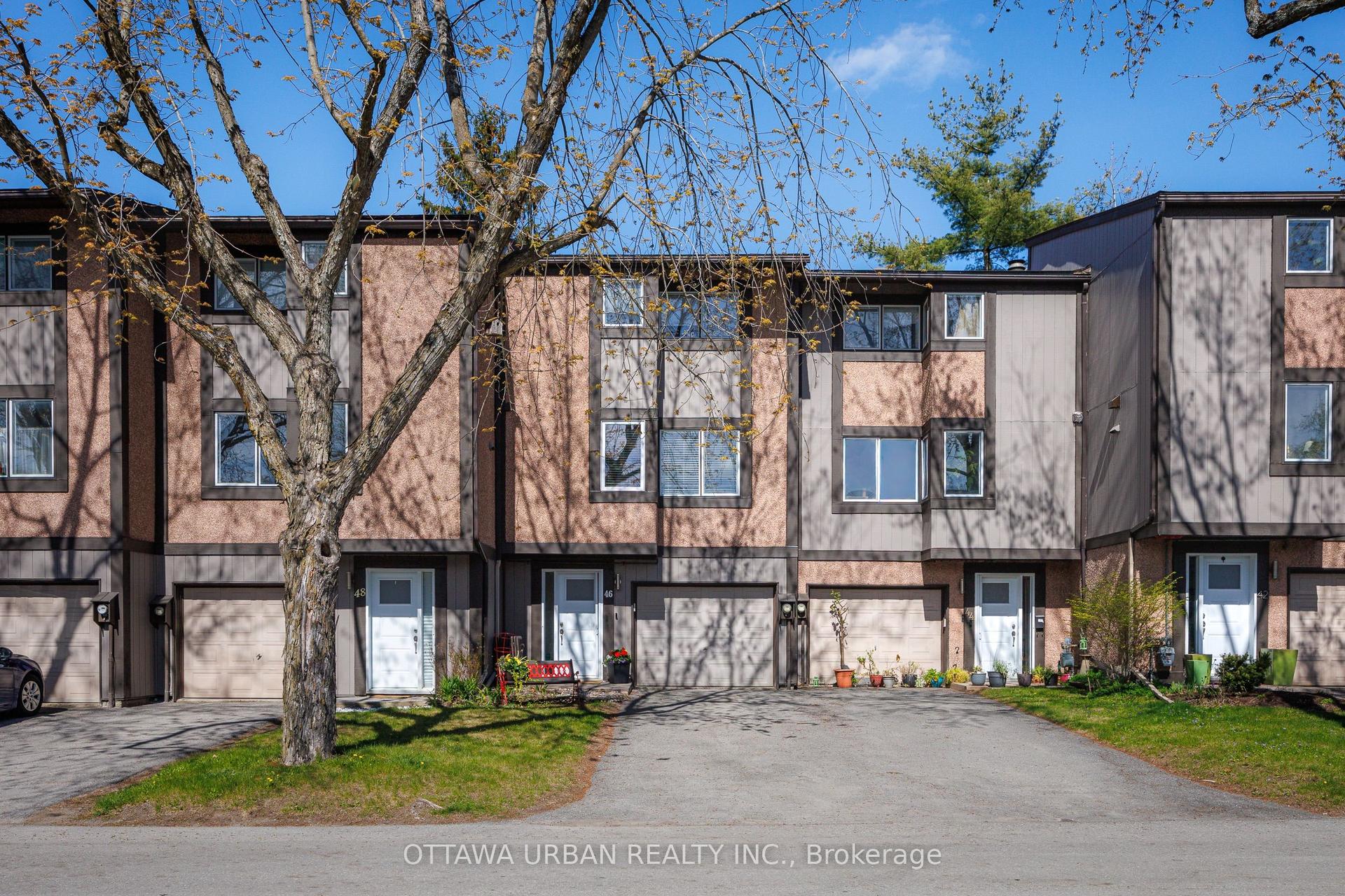 46 Reaney Court, Kanata — Condo Town for sale, photo 1