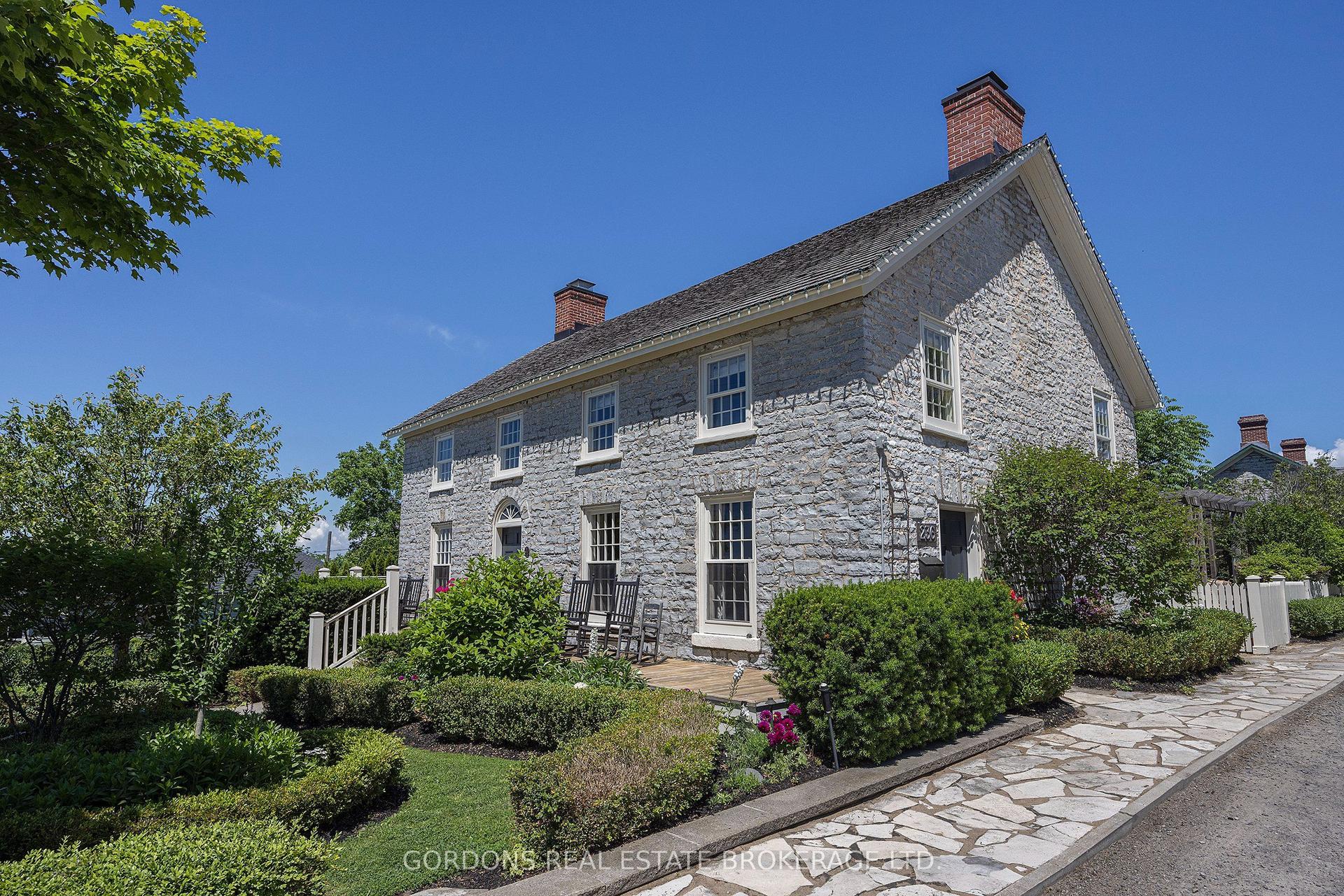 236 James Street, Kingston — Detached for sale, photo 1