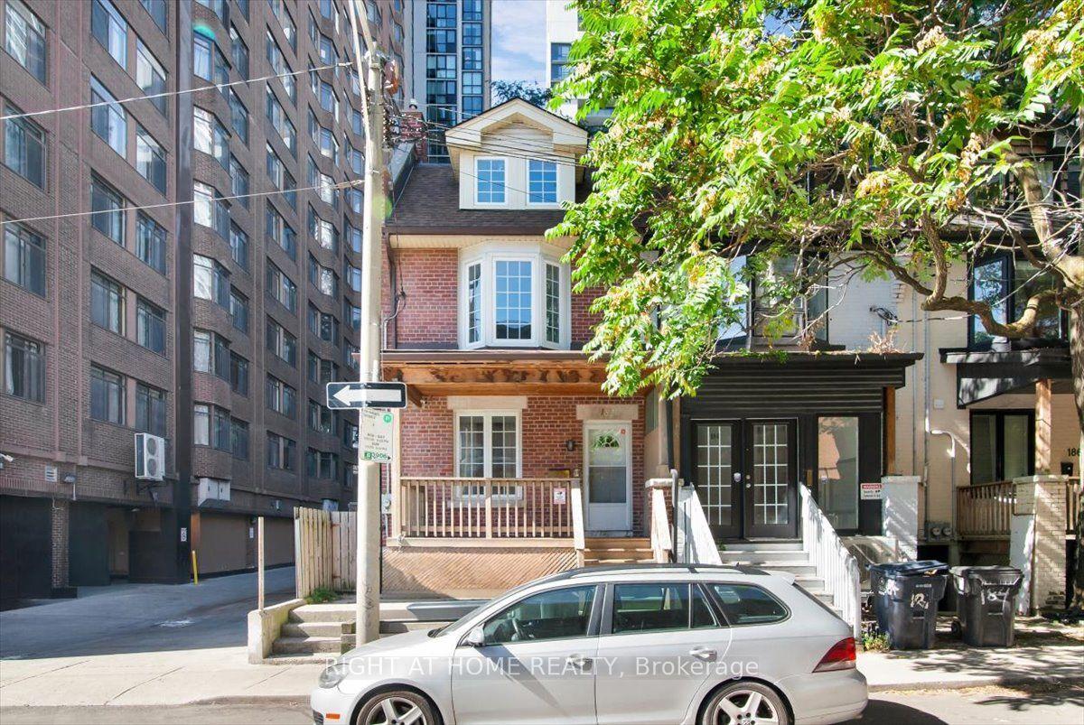 182 Mutual Street Main & Lower #Main & Lower, Toronto — Townhouse for lease, photo 1