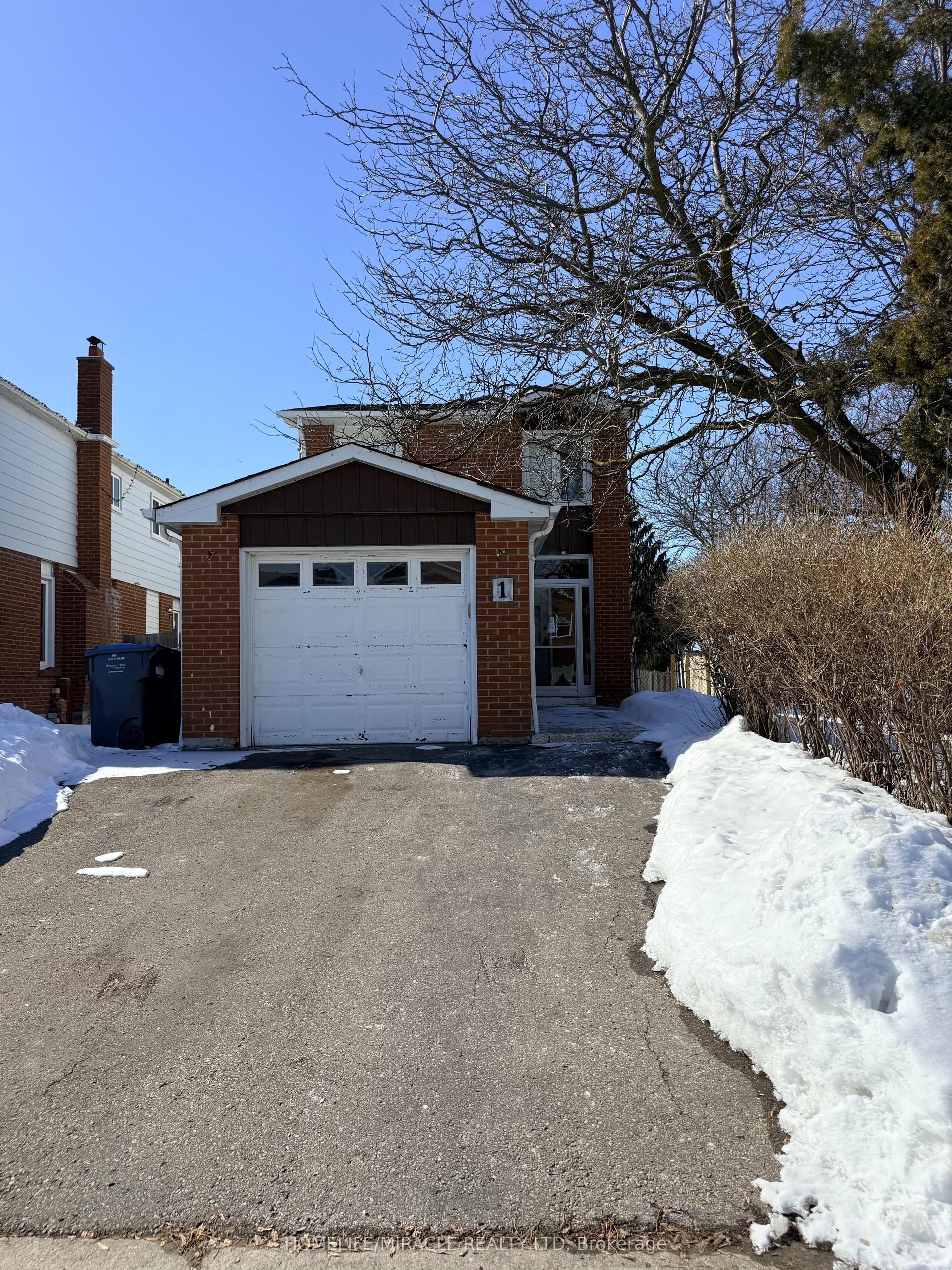 1 Hudson Drive — photo 1