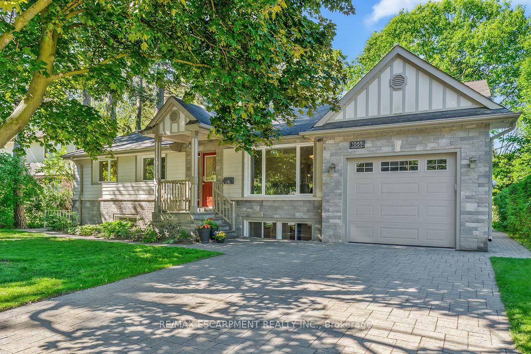 1055 Welwyn Drive — photo 1