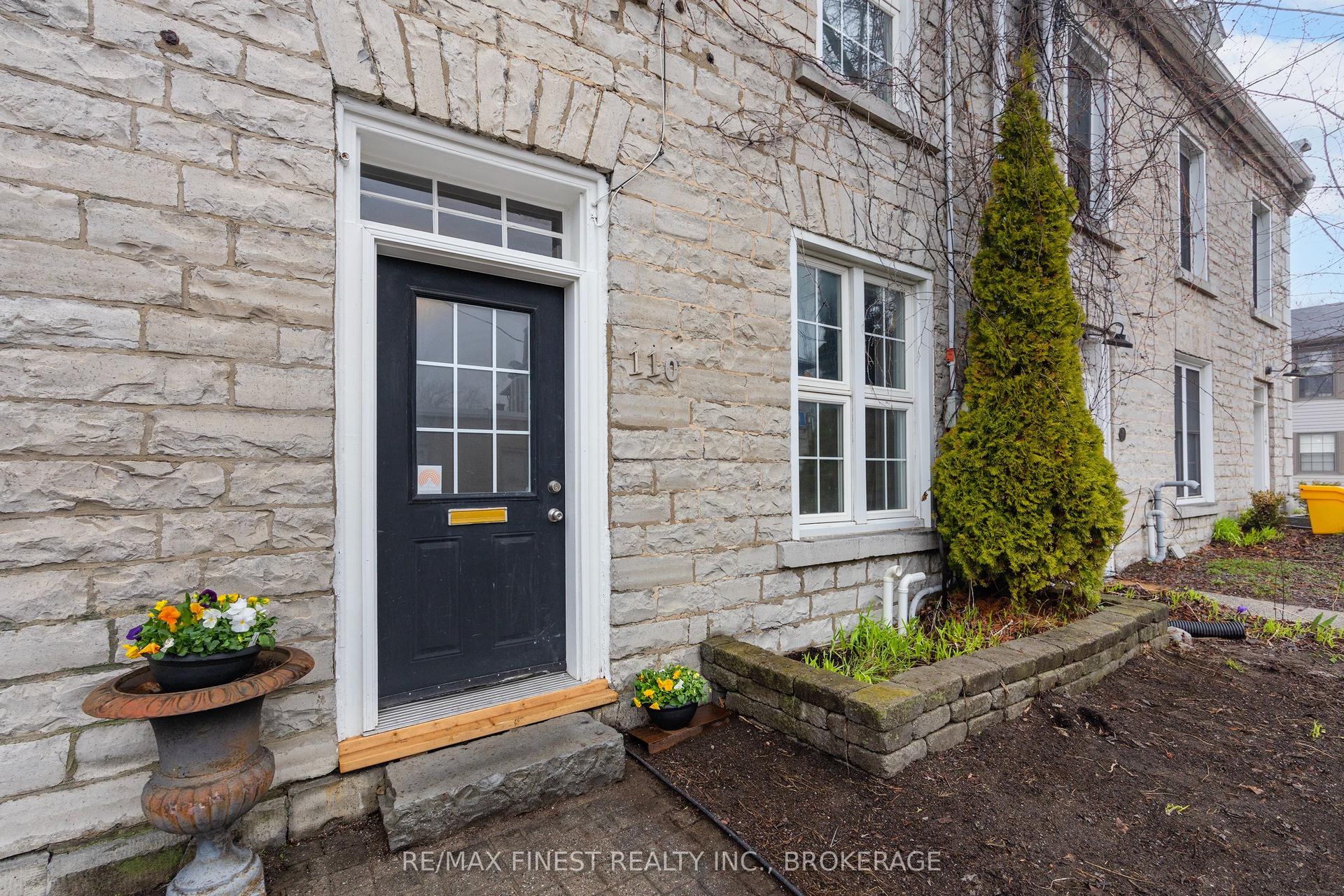 110 Yonge Street — photo 1