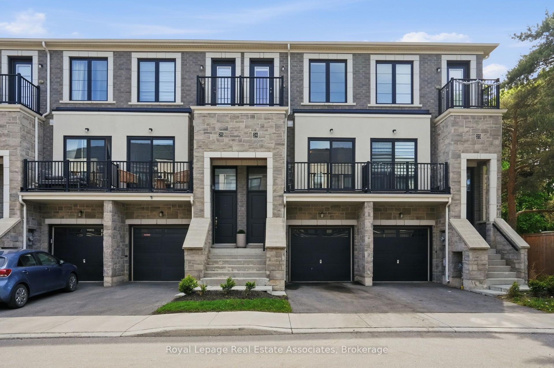 383 Dundas Street E 24 #24 — photo 1