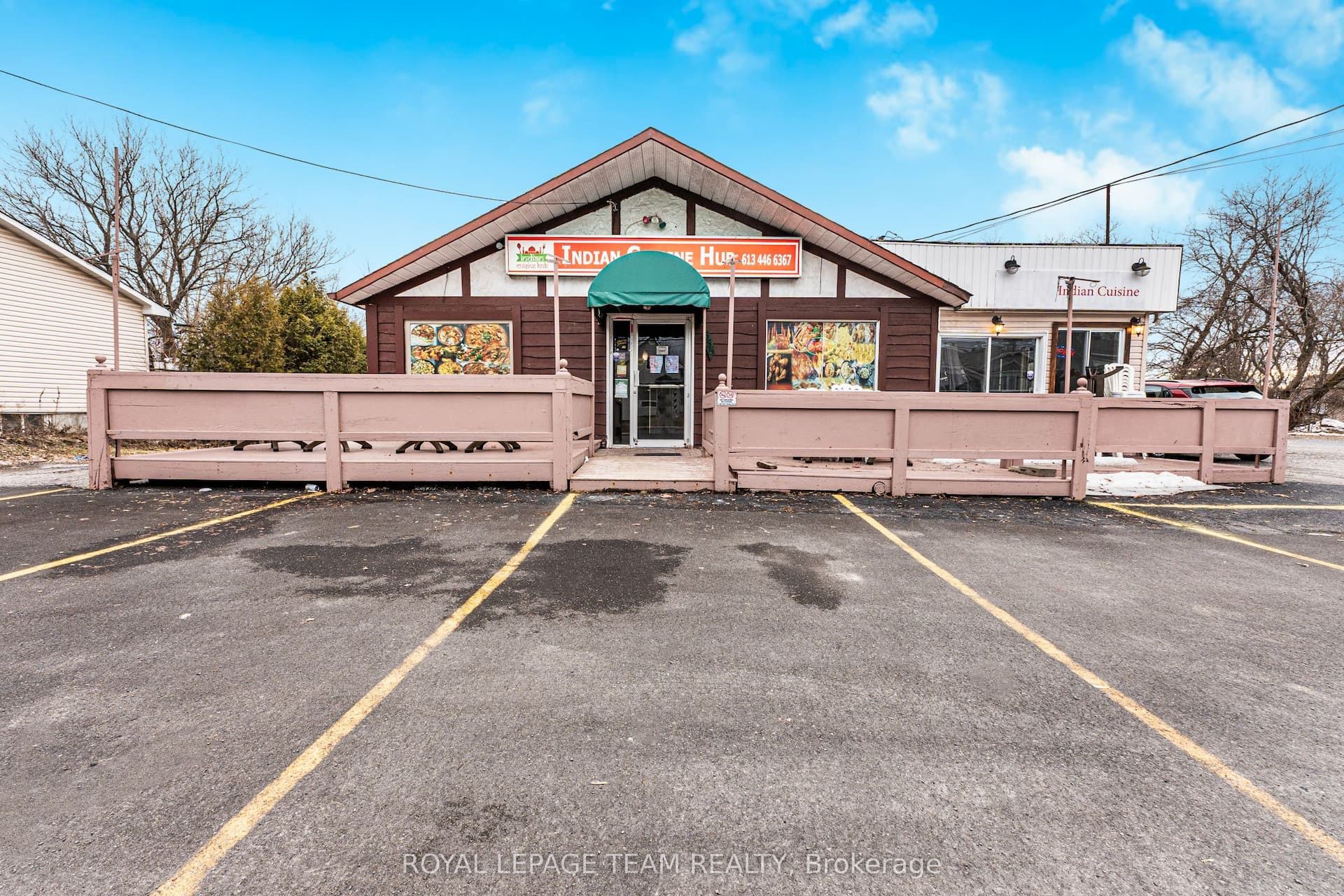 655 Laurier Street — photo 1