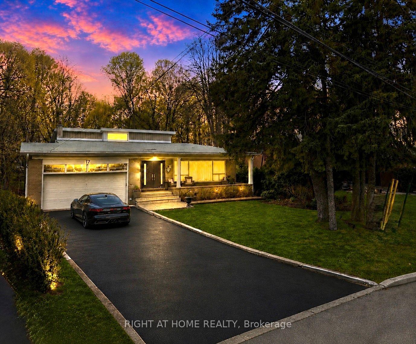 17 Denmark Crescent, Toronto — Detached for sale, photo 1