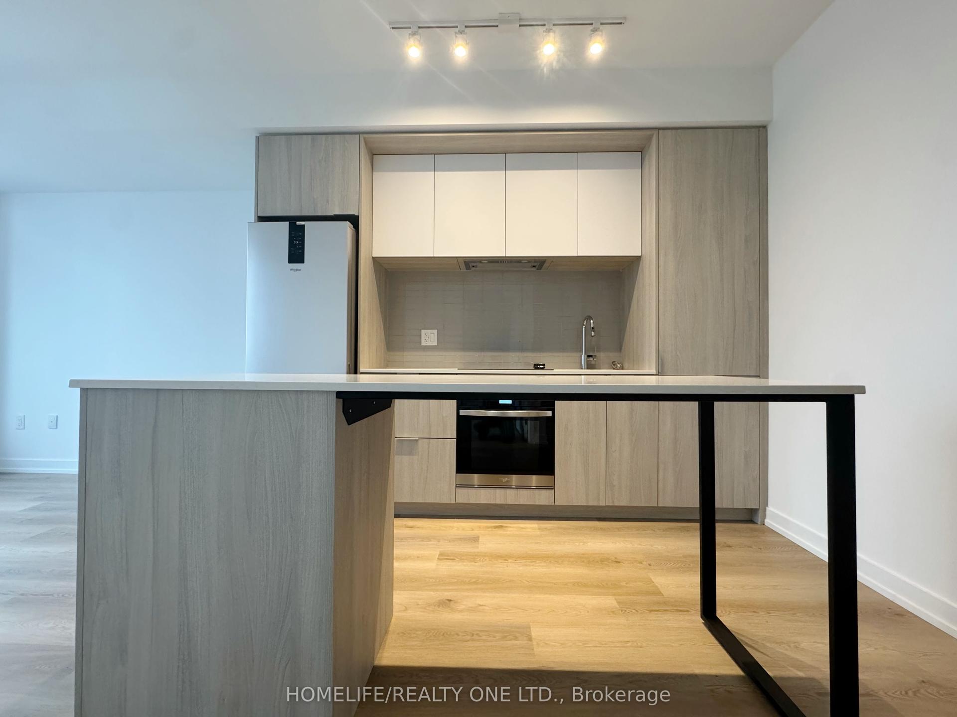 395 Square One Drive 3302 #3302, Mississauga — Condo for lease, photo 1