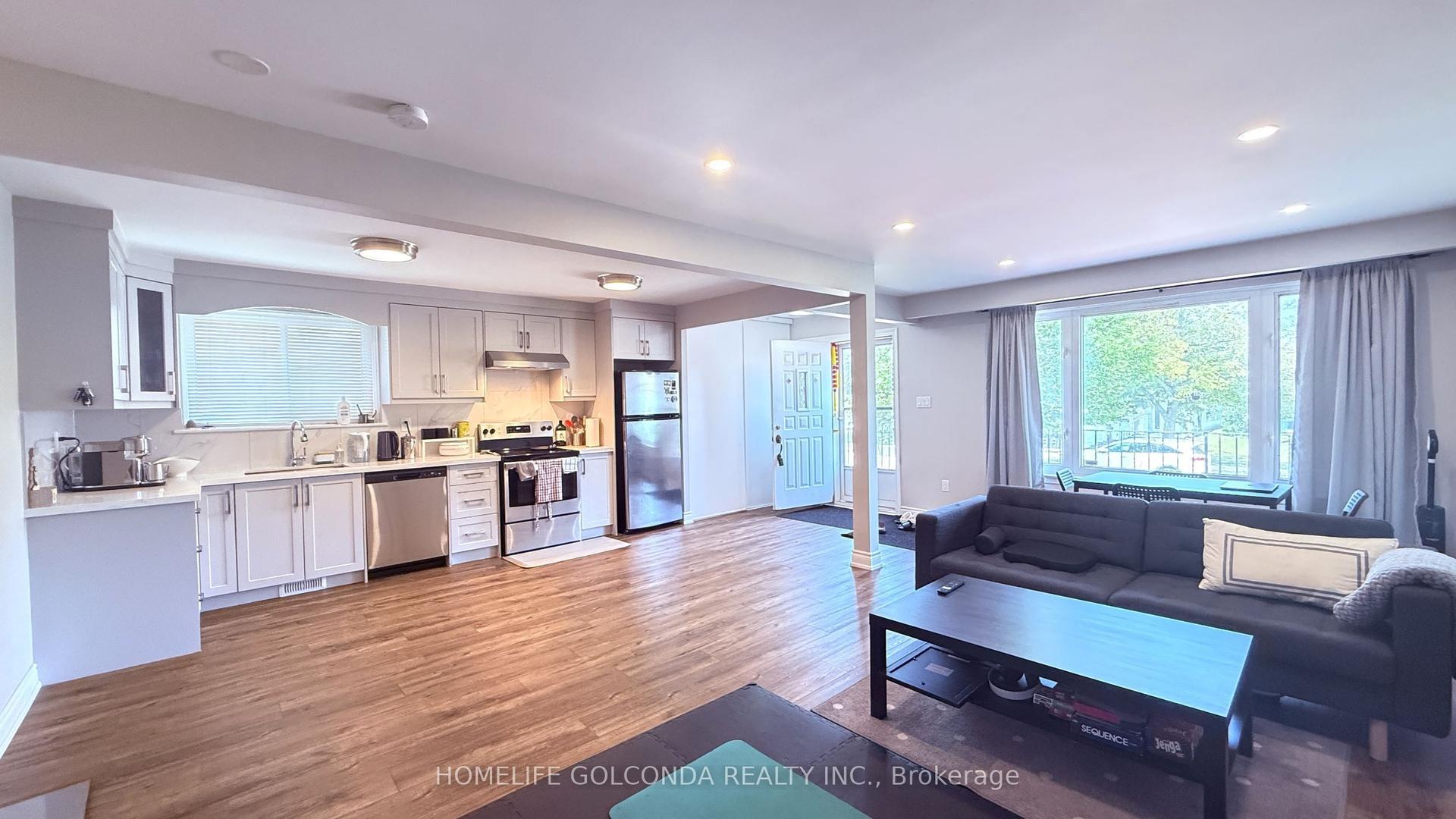 30 Heatherside Main Fl Drive, Toronto — Semi-Detached for lease, photo 1