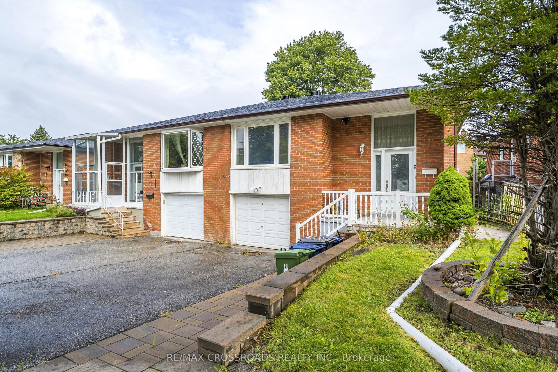 14 Reiber Crescent, Toronto — Semi-Detached for lease, photo 1