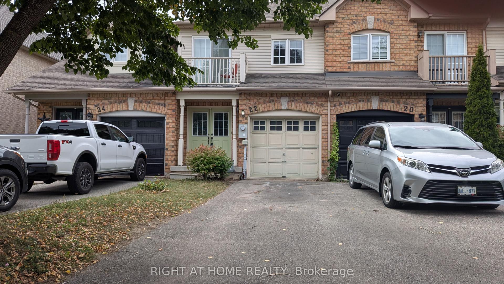 22 Harding Street, Halton Hills — Townhouse for sale, photo 1